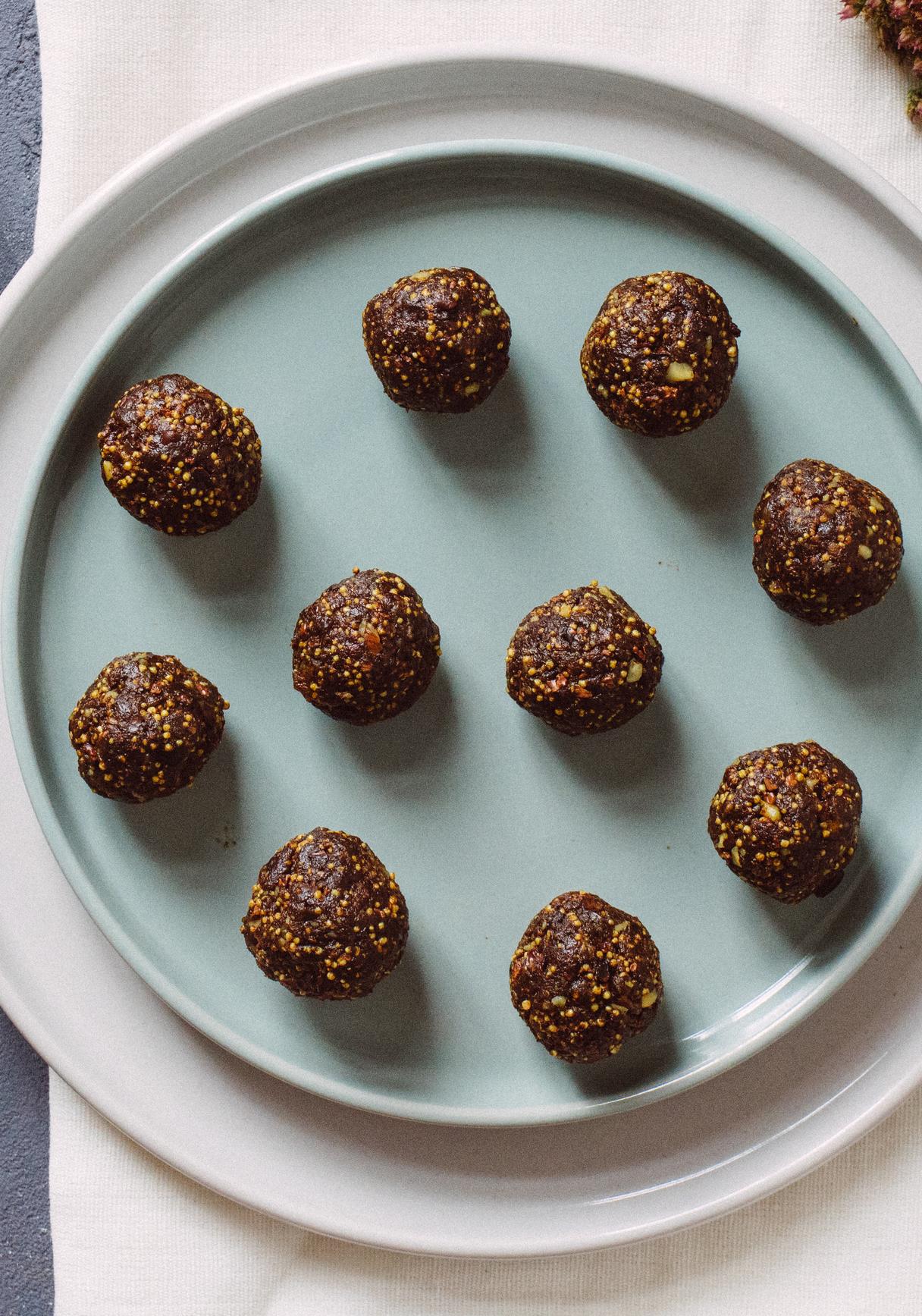 Energy Balls mit Amaranth & Kurkuma