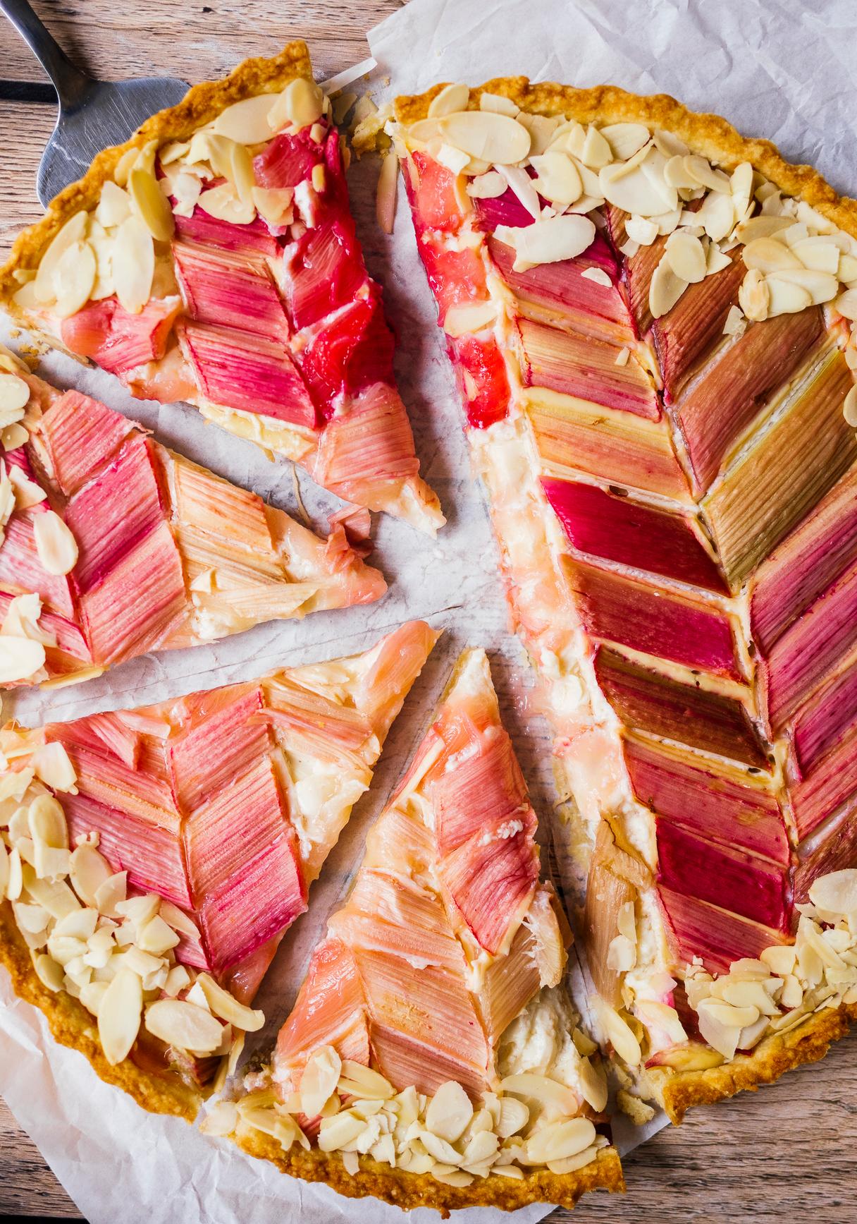 Vegane, einfache Rhabarber-Tarte
