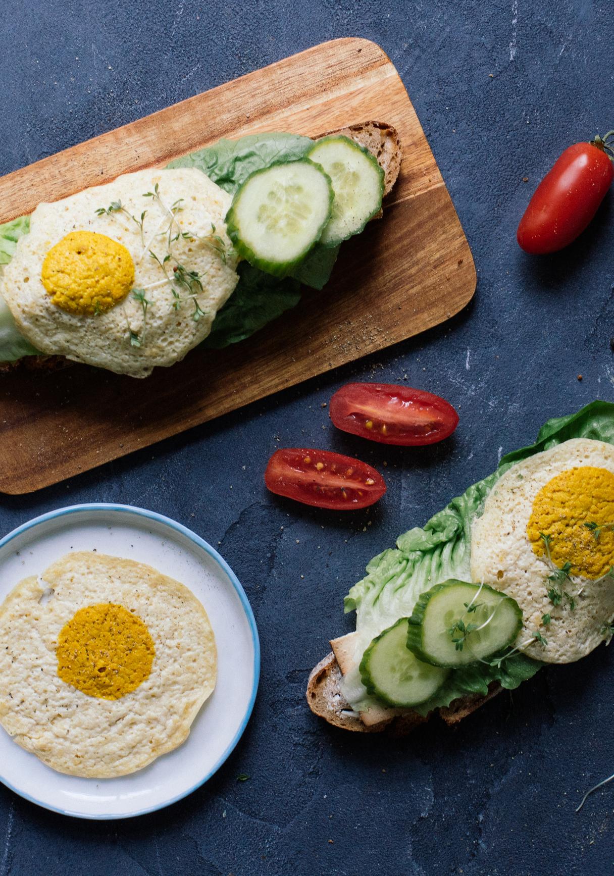 Strammer Max mit veganem Spiegelei