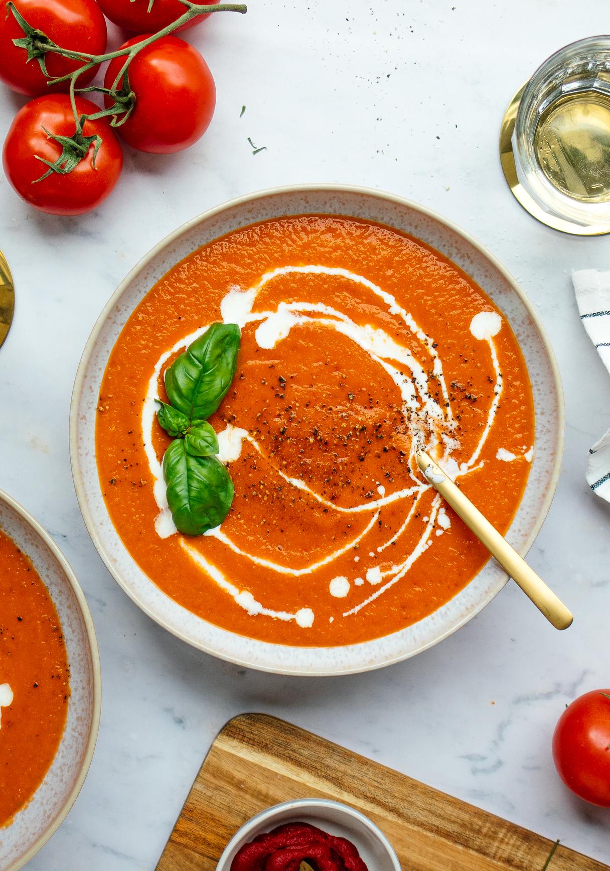 Simple vegane Tomatensuppe (von Isas Oma)