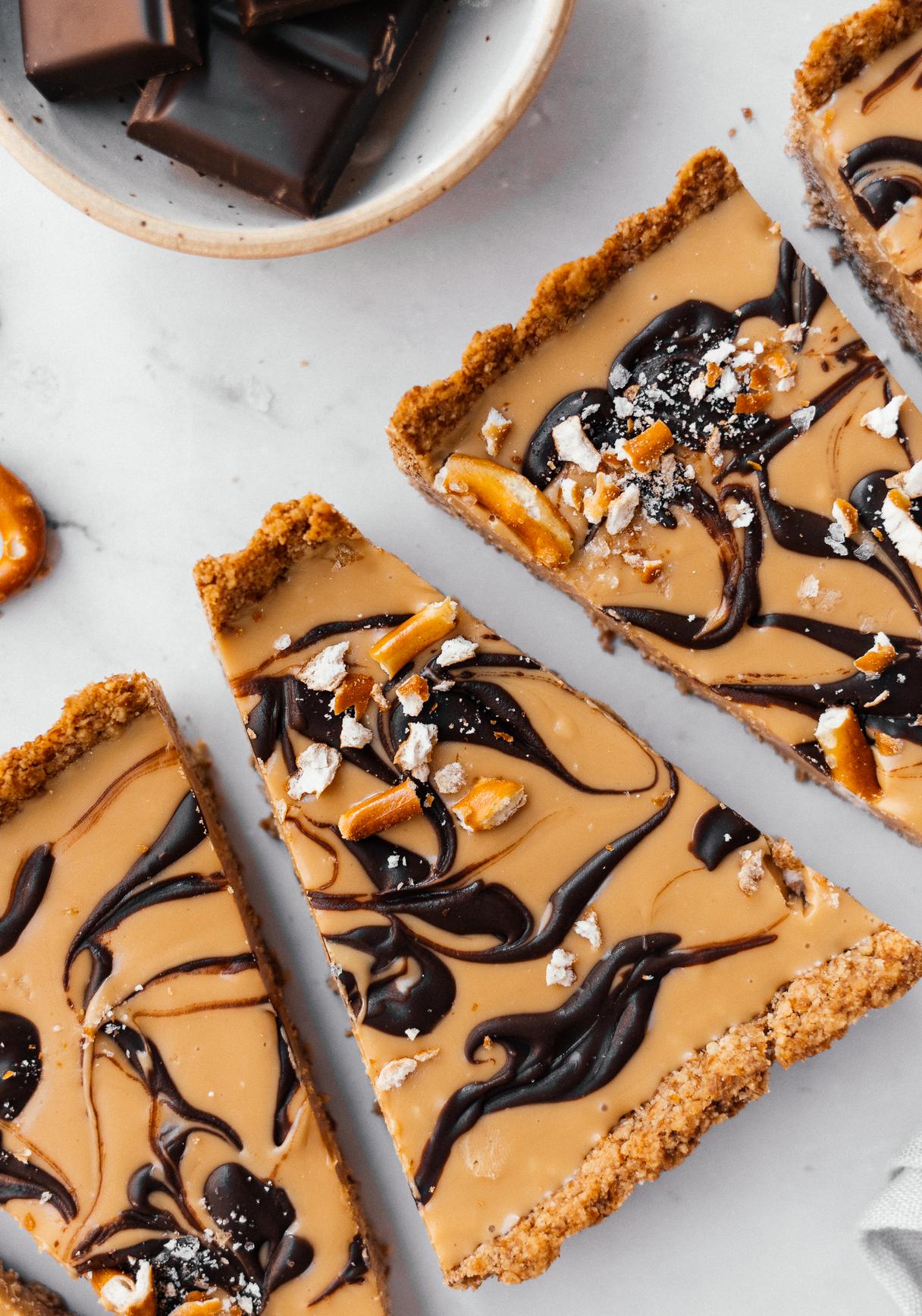 Vegan Peanut Butter Pretzel Tart (with 5 Ingredients)