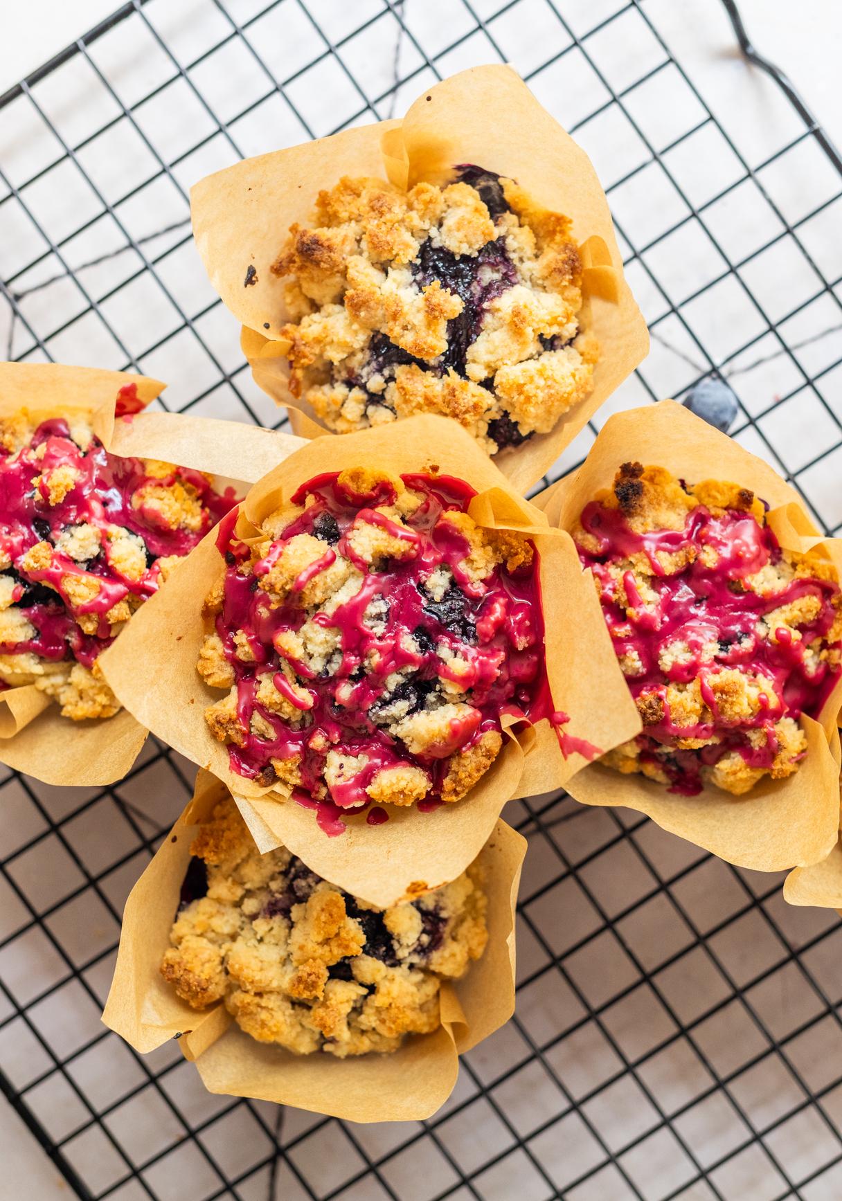 Vegane Blaubeermuffins mit Streuseln