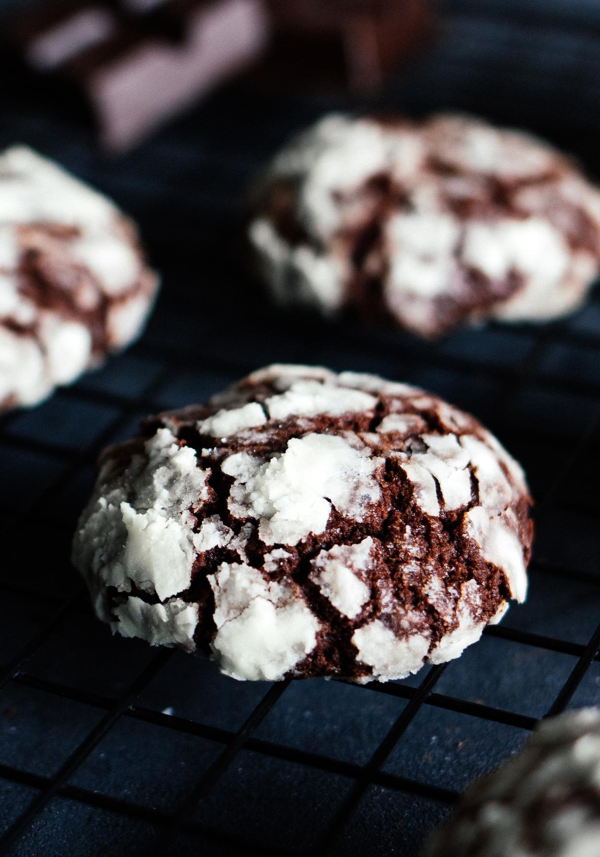 Vegane Schokoladen Brownie Crinkle Cookies