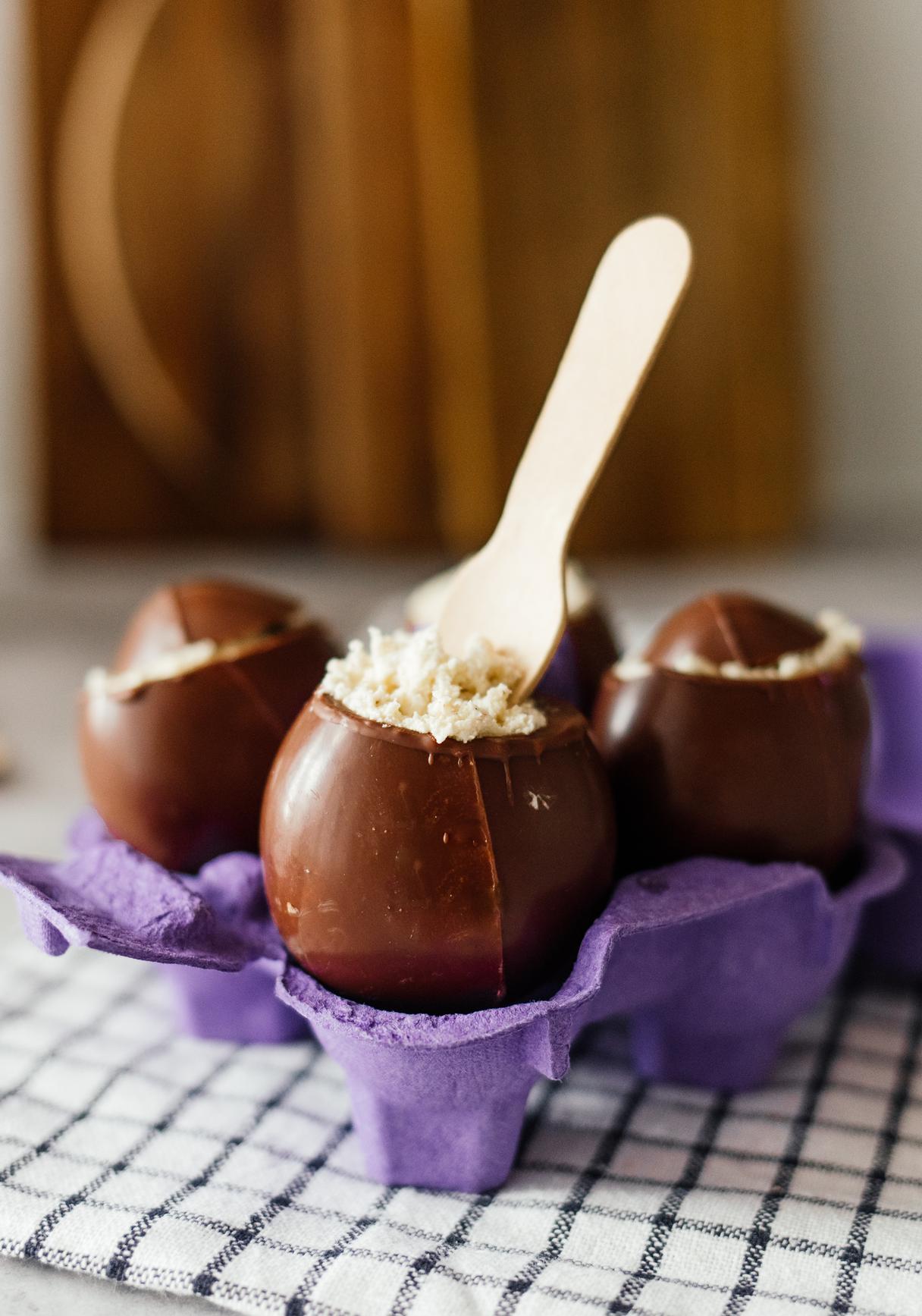 Vegane selbstgemachte Löffeleier (wie von Milka)