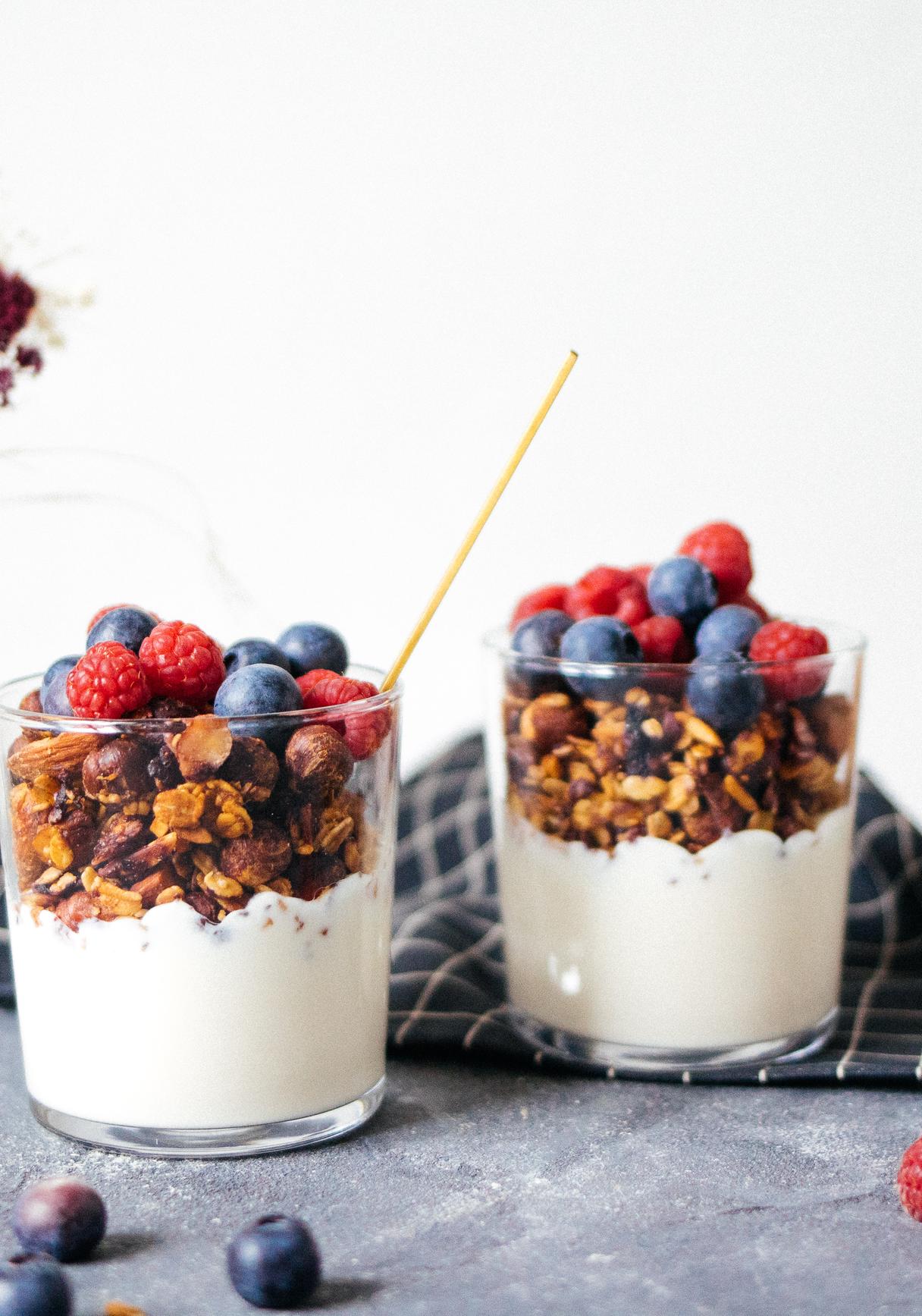 Super leichtes, veganes Blaubeer-Granola