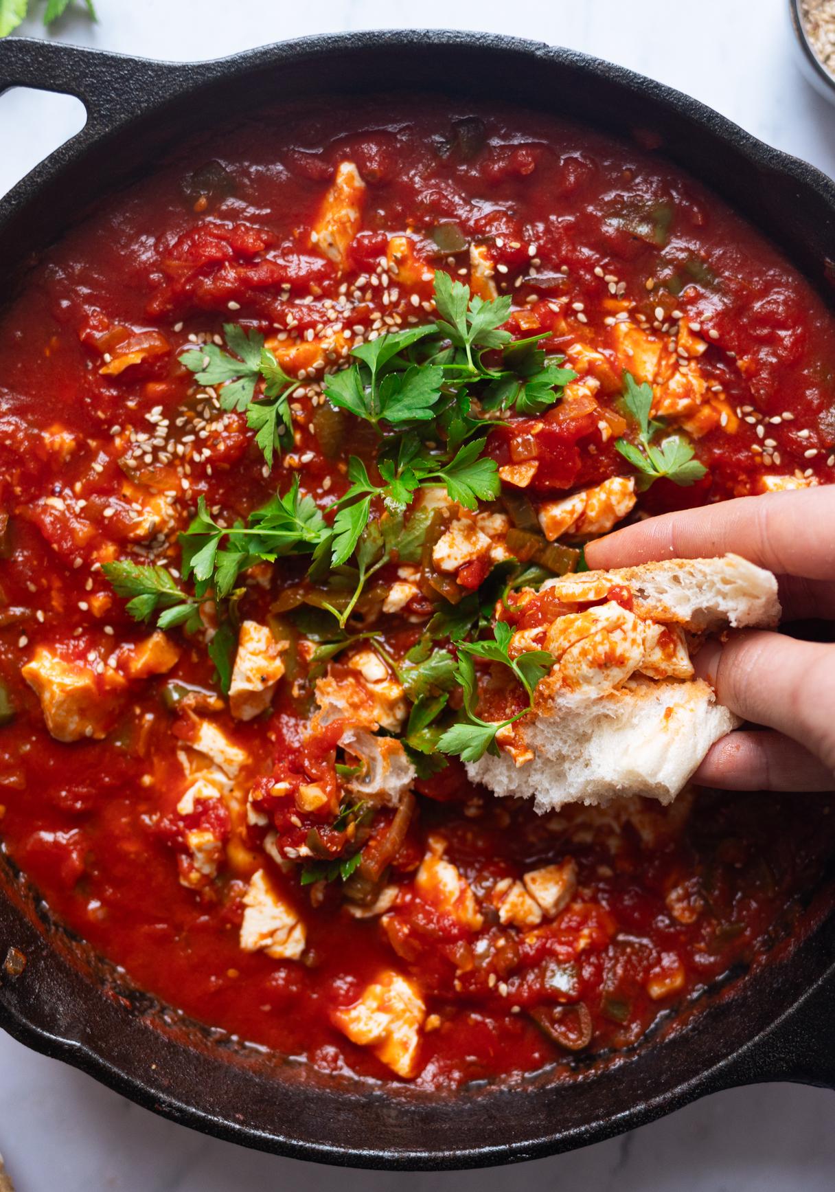 Veganes Menemen (Türkisches Rührei mit Tomaten)