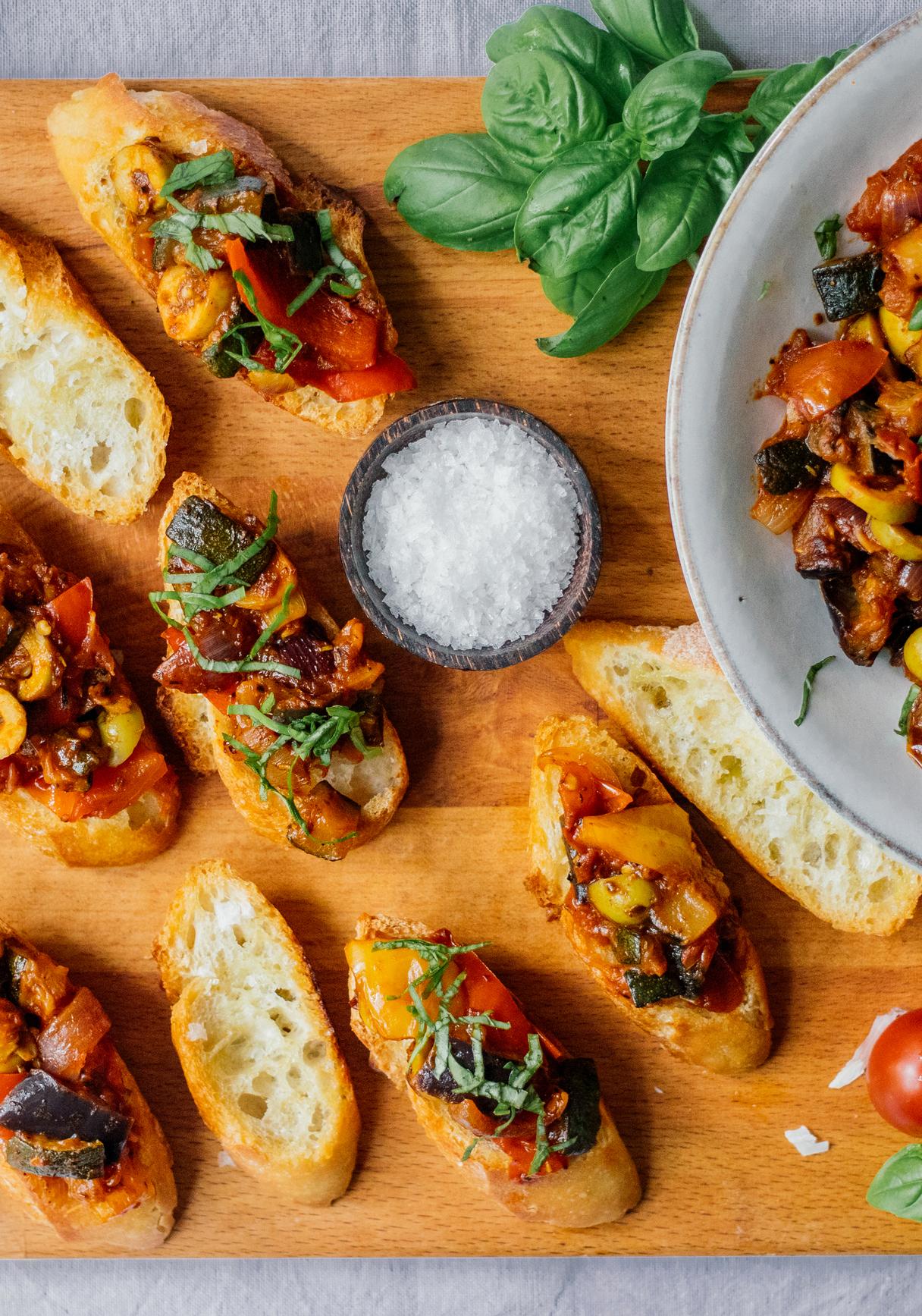 Ratatouille auf knusprigem Baguette