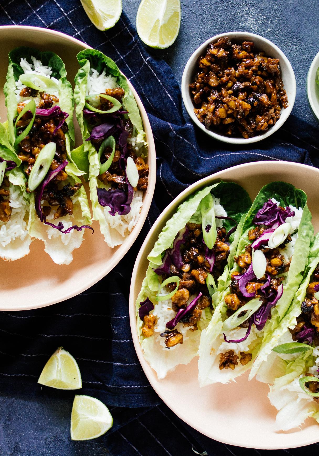 Vegane Lettuce Wraps mit Reis & Pilzen