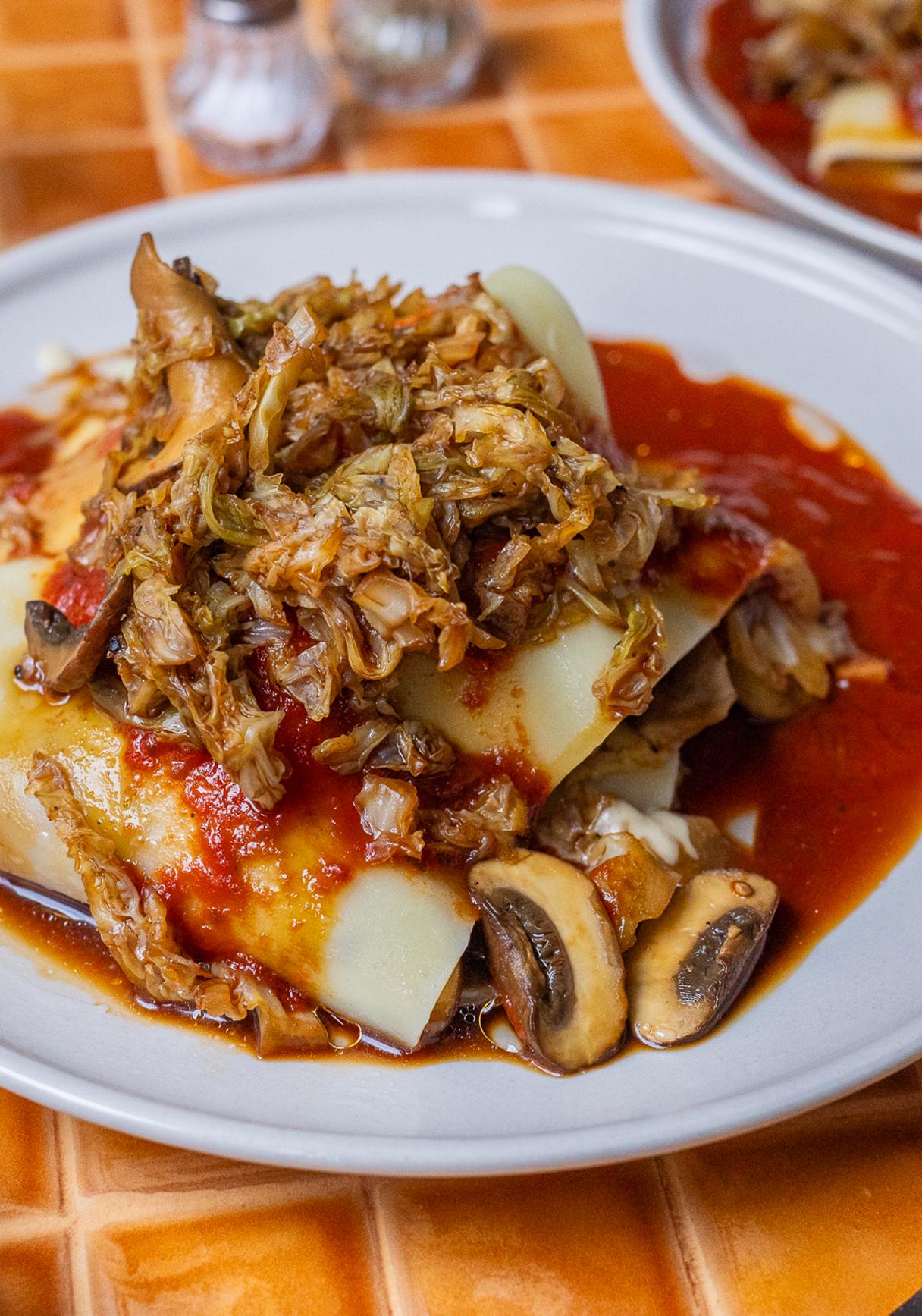 Winterliche Open Lasagna mit Wirsing und Pilzen