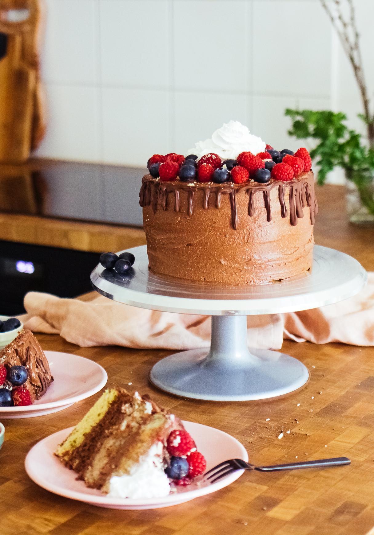 Vegane Torte mit 4 verschiedenen Böden