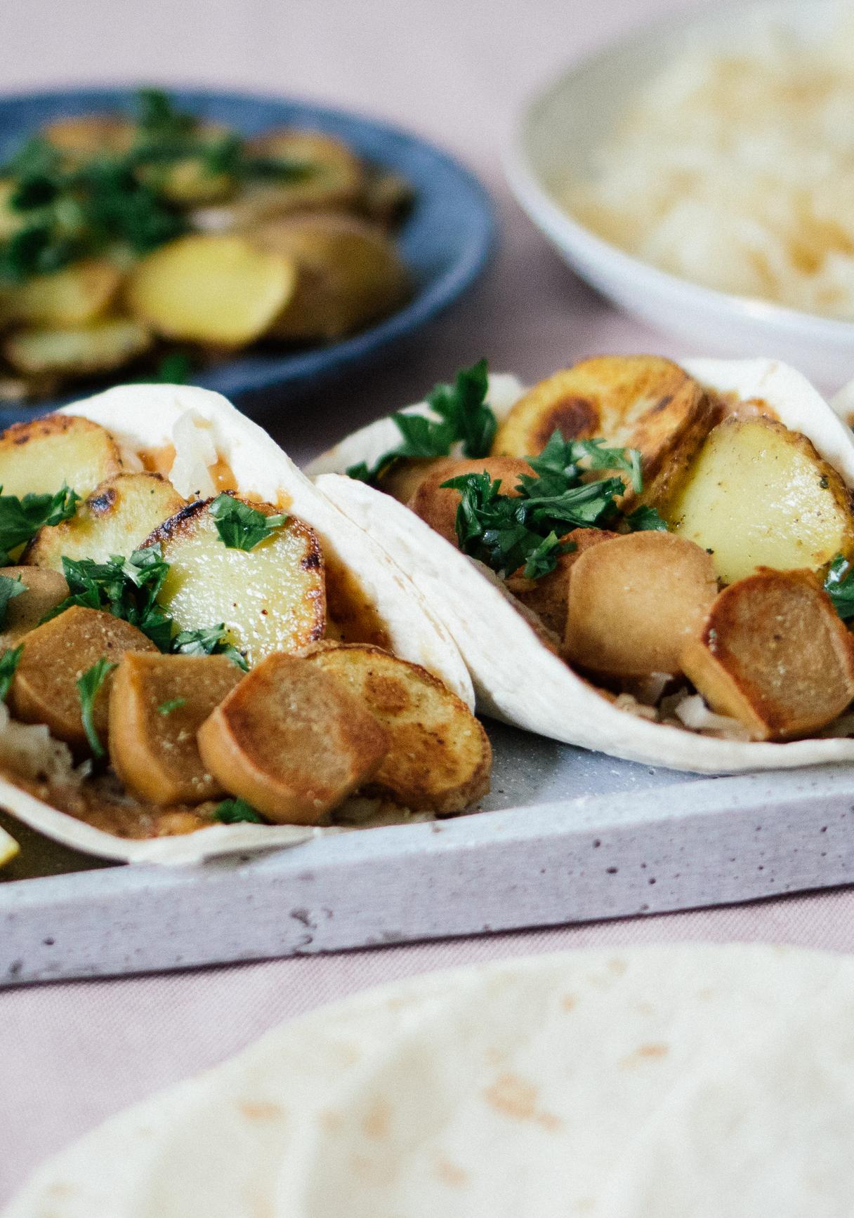 Vegane Sauerkraut-Tacos mit Süssem-Senf-Dressing