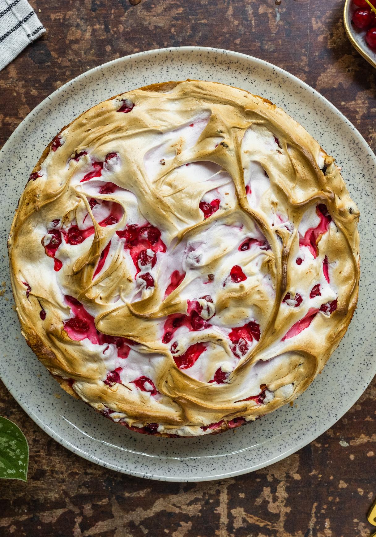 Veganer Johannisbeer-Baiser-Kuchen