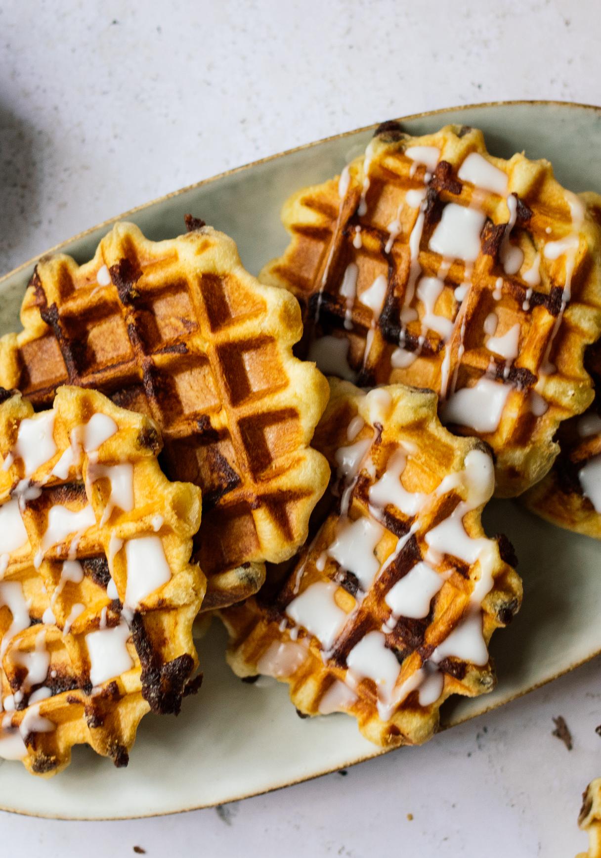 Vegane Zimtschnecken-Waffeln