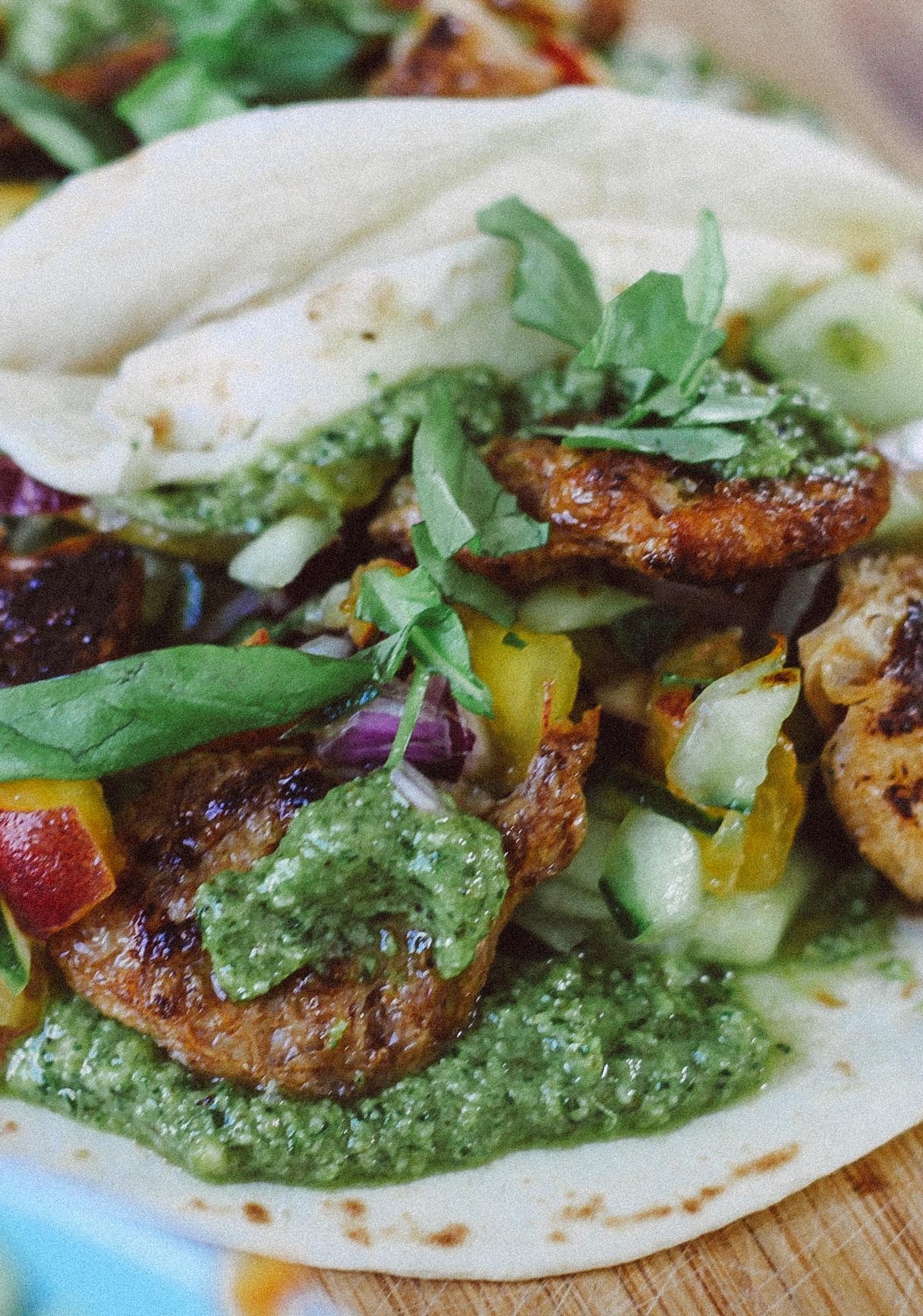 Veganer Sommer-Taco mit Pfirsich-Salsa