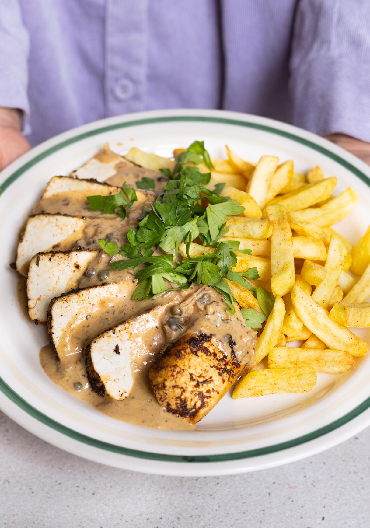 Tofu Steak frites in Pepper Sauce