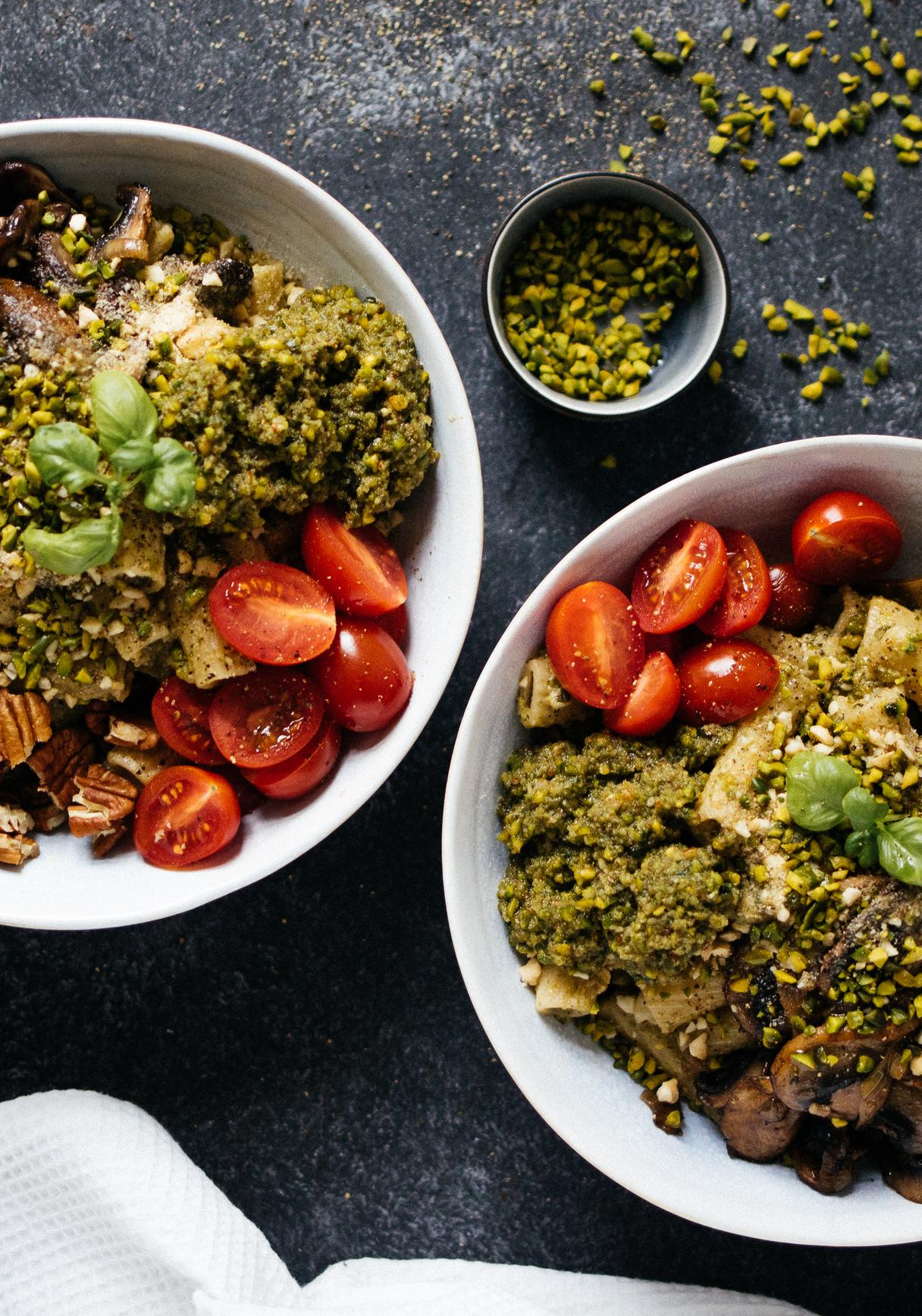 Vegane Pasta mit Pistazienpesto & Pilzen