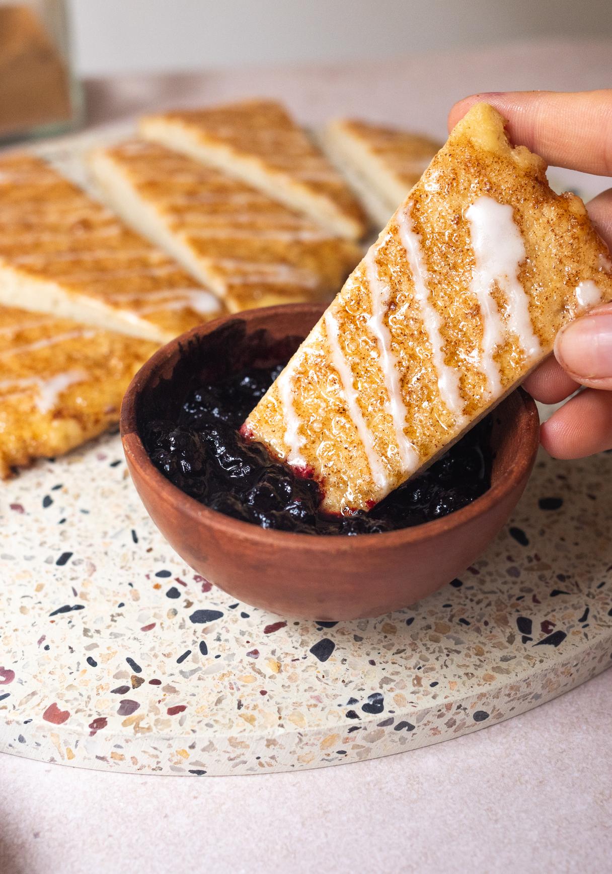 Vegane und glutenfreie Zimtschnecken-Pinsa