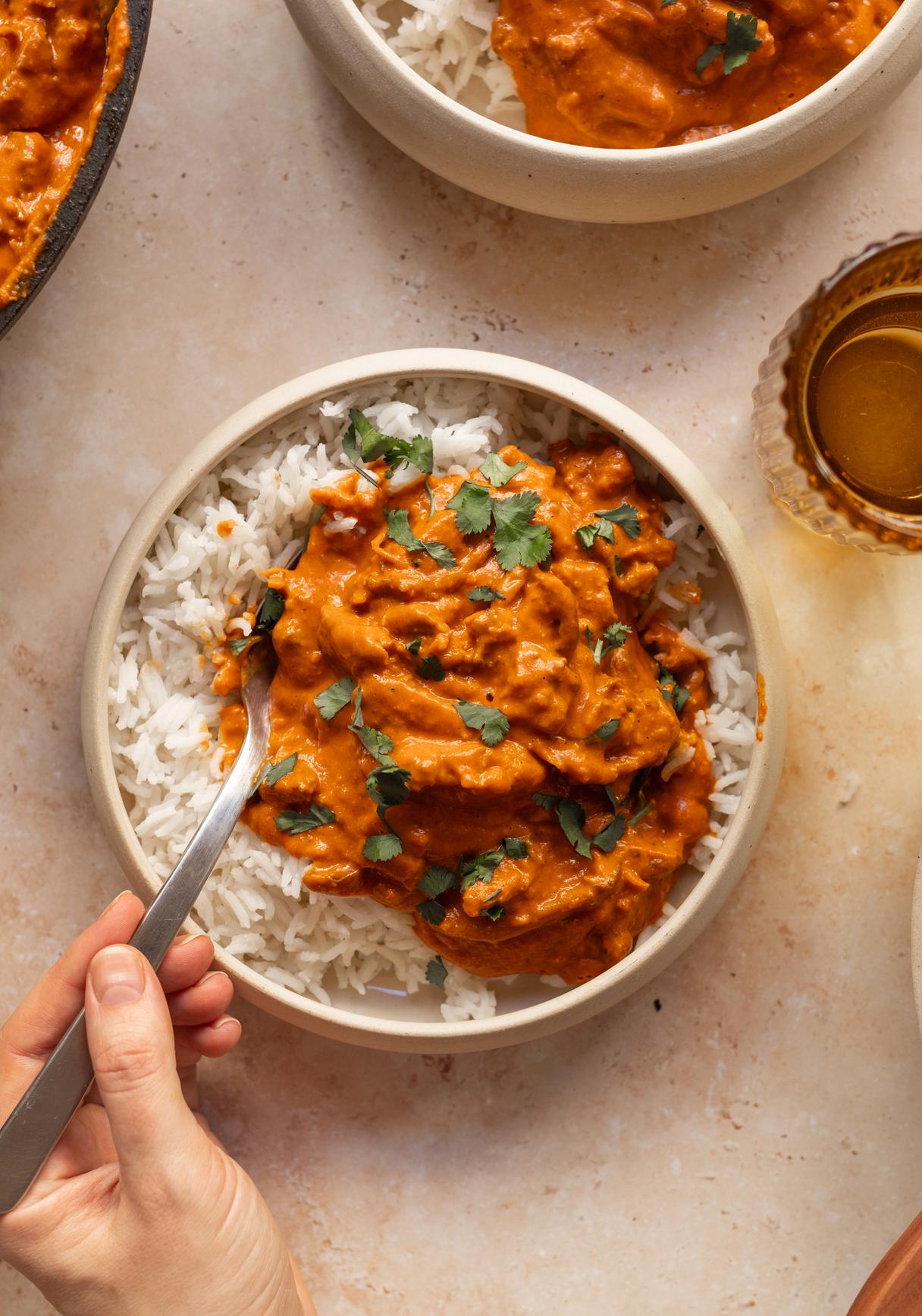 Veganes Butter Chicken mit Reis