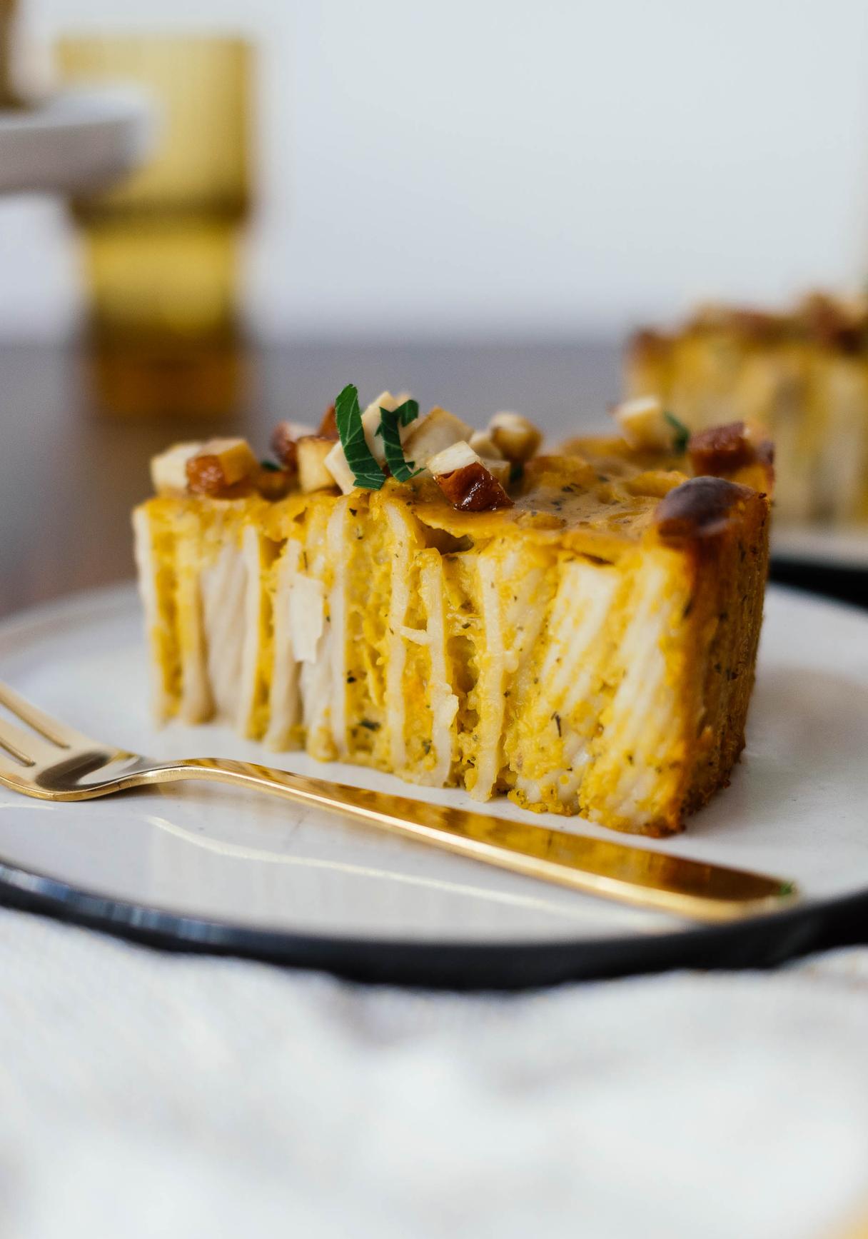 Creamy Pasta-Squash-Casserole (Vegan Honeycomb Pasta)