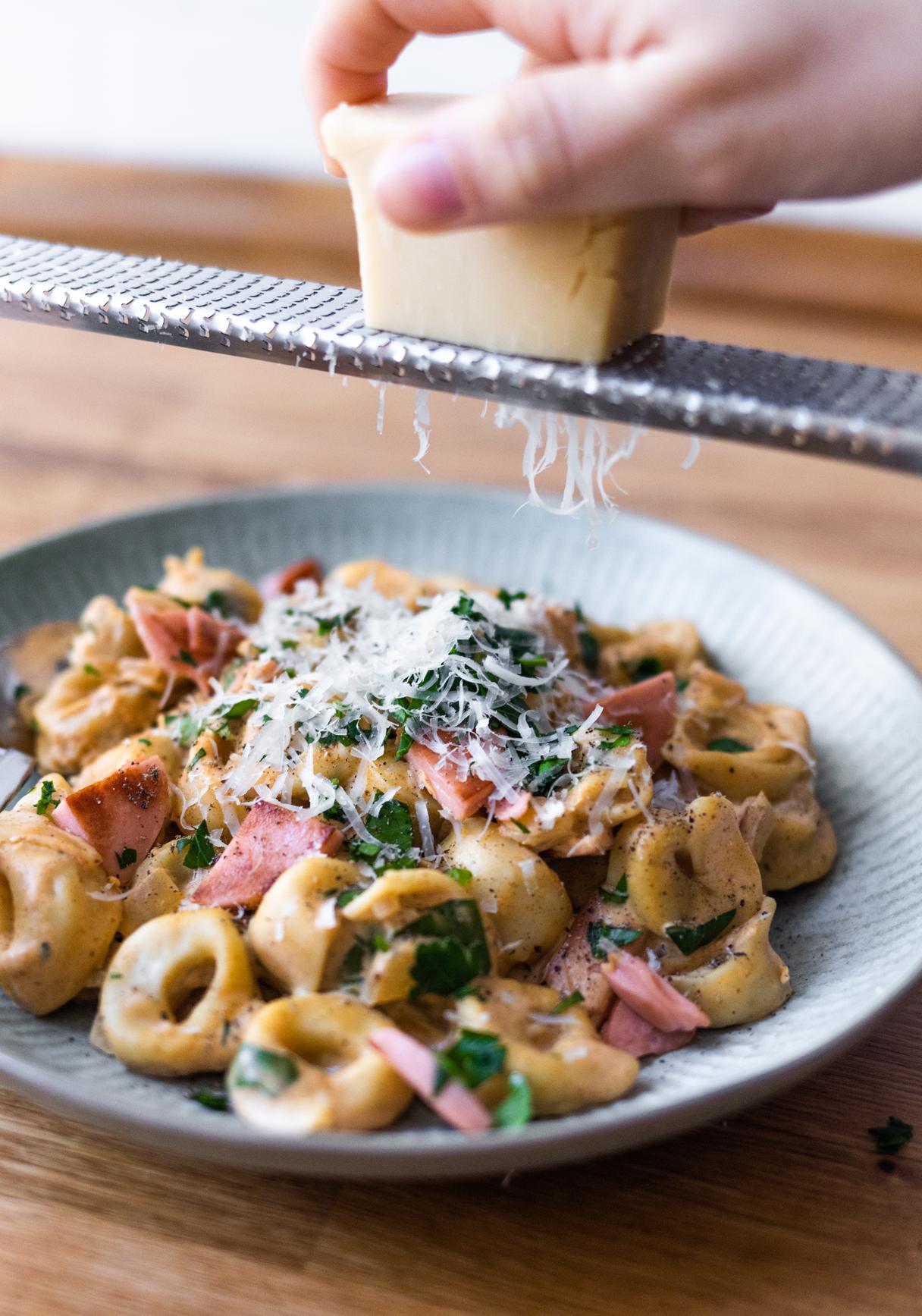 Tortellini in a Creamy Vegan Ham Sauce