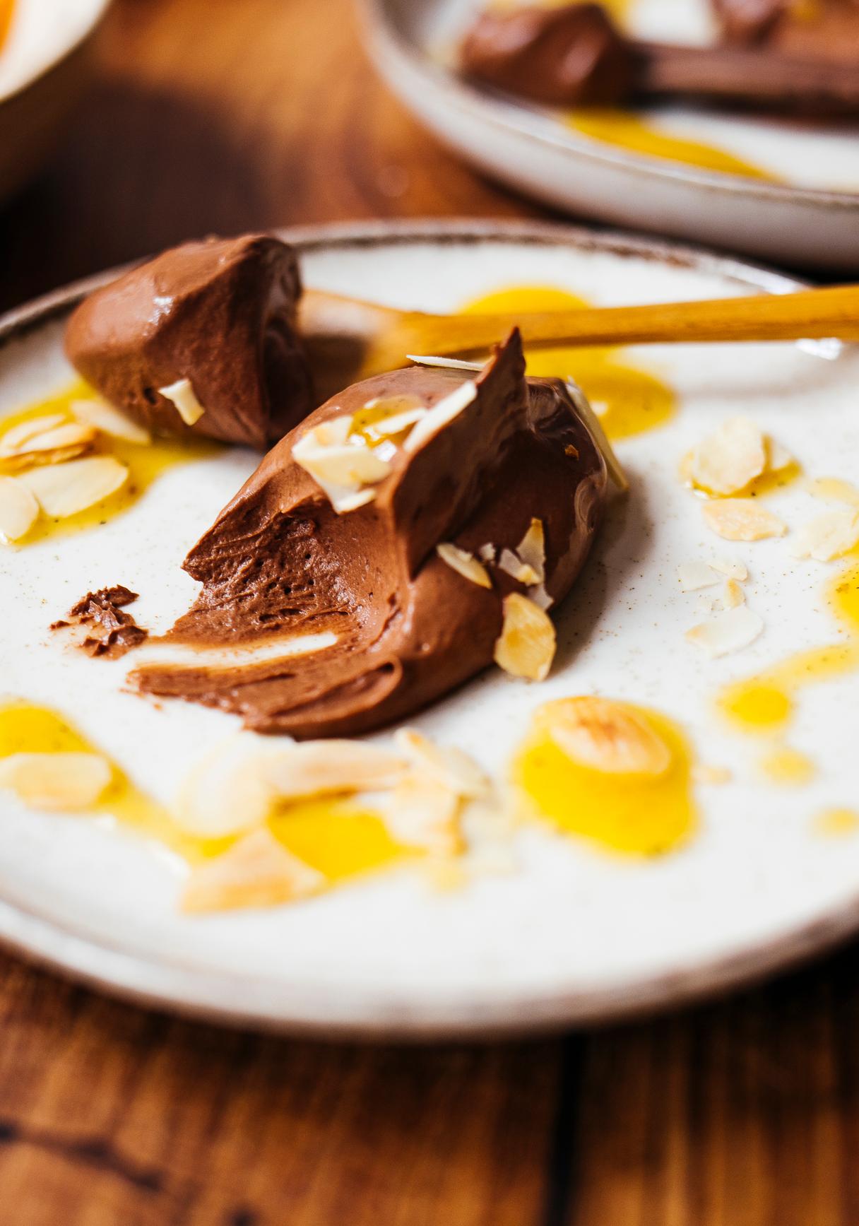 Vegane Mousse au Chocolat (aus nur 2 Zutaten) mit Orangen-Vanille-Soße