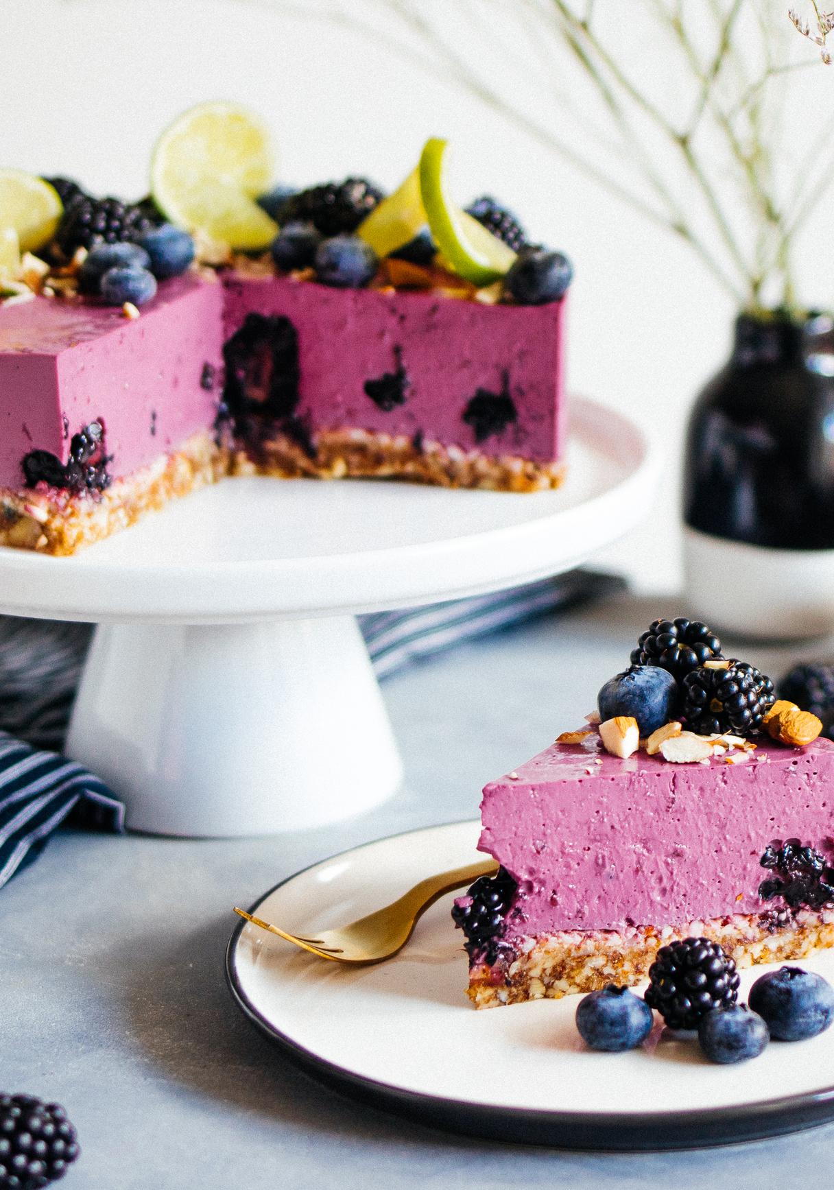 Vegane Brombeertorte (ohne Backen)