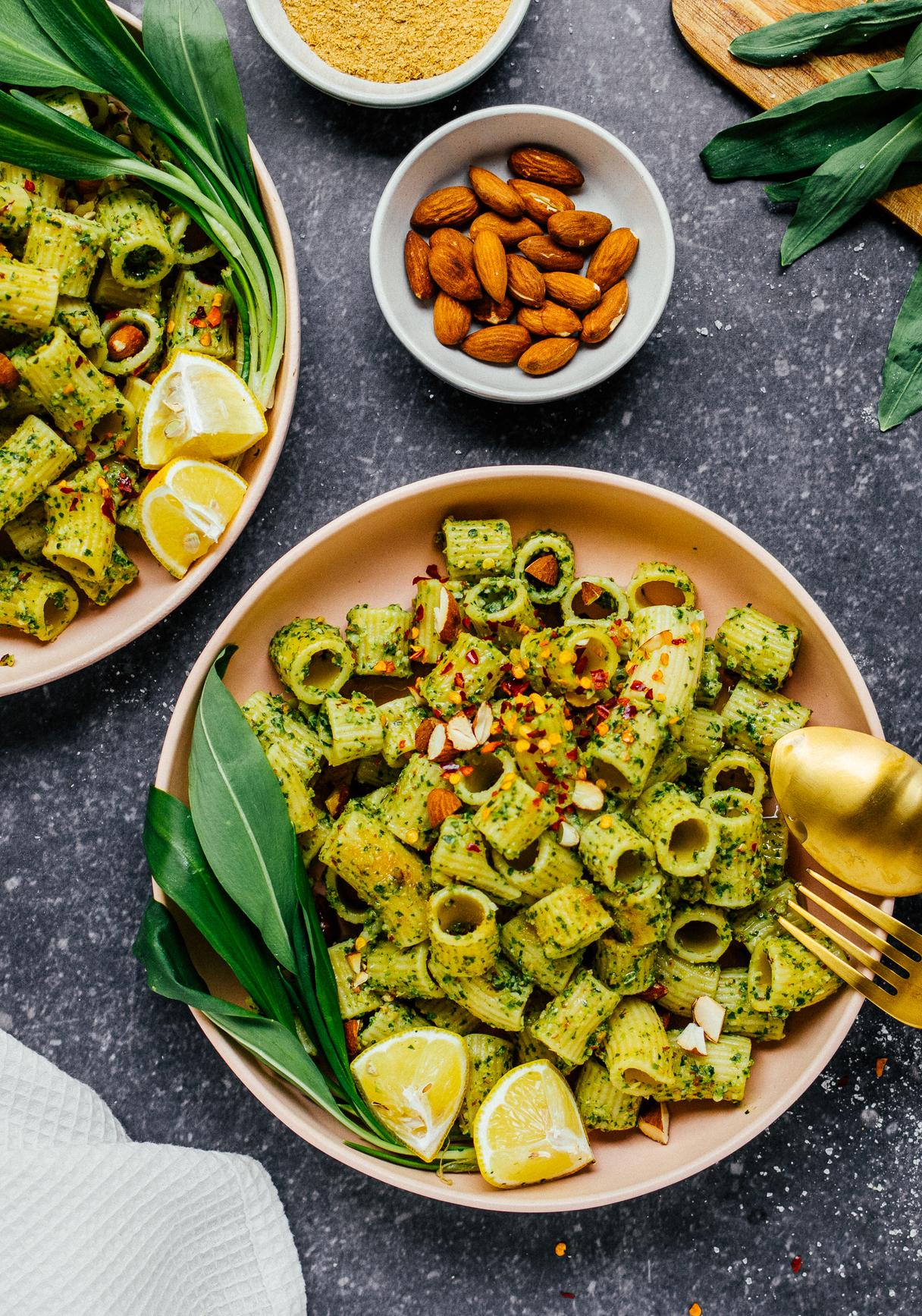Pasta mit veganem Bärlauchpesto
