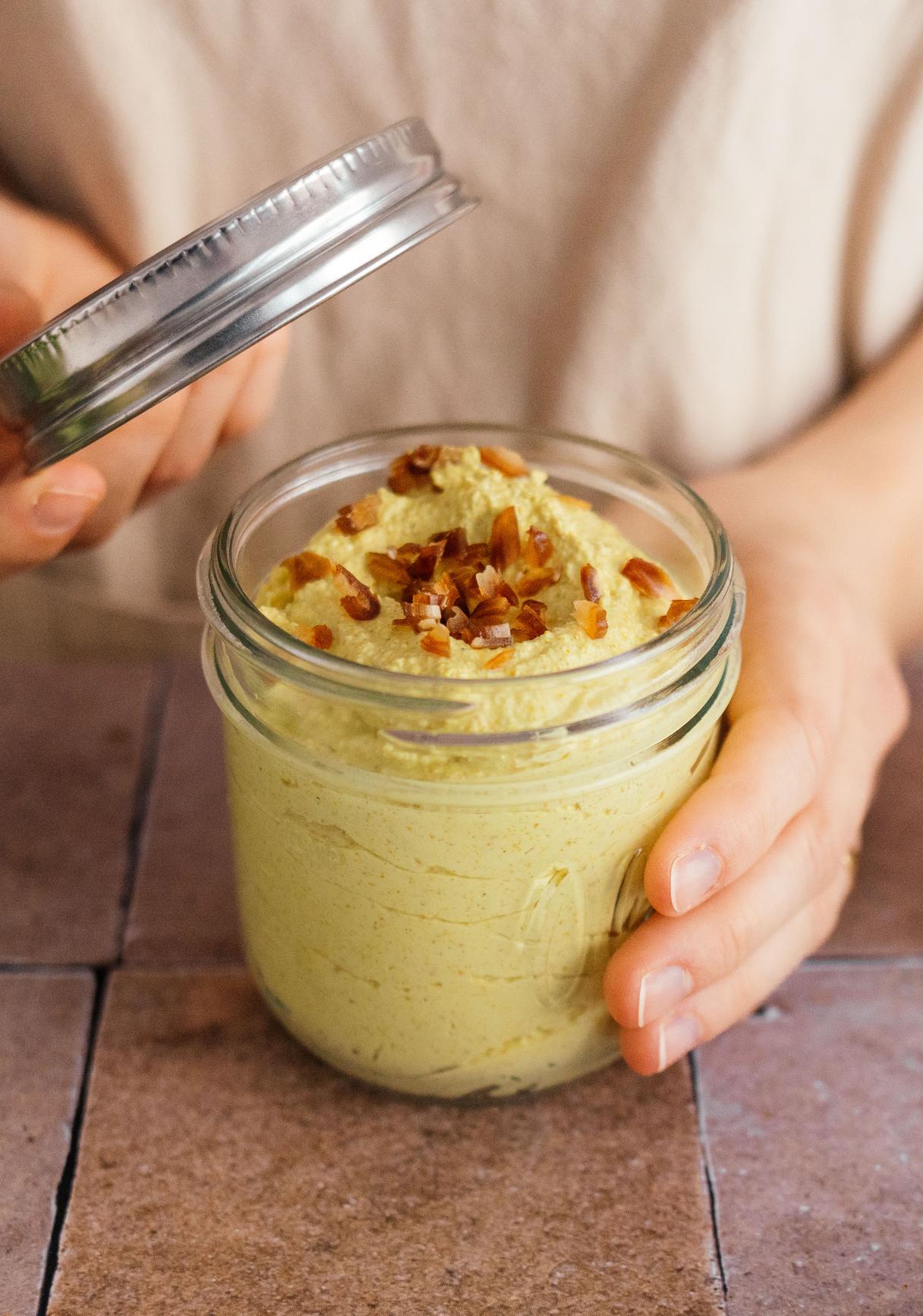 Veganer Curry-Dattel-Aufstrich