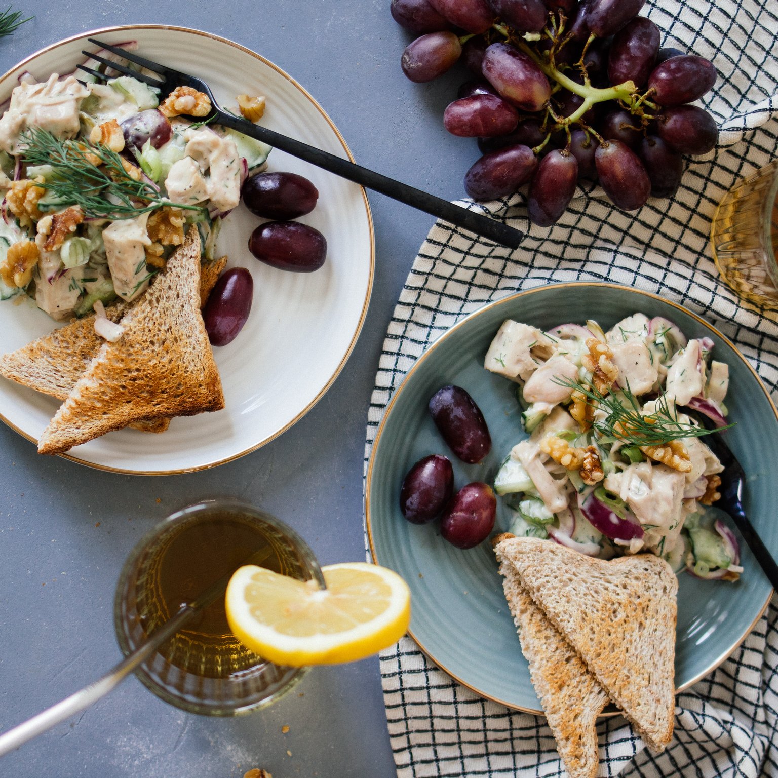 Vegan chicken salad with Jackfruit