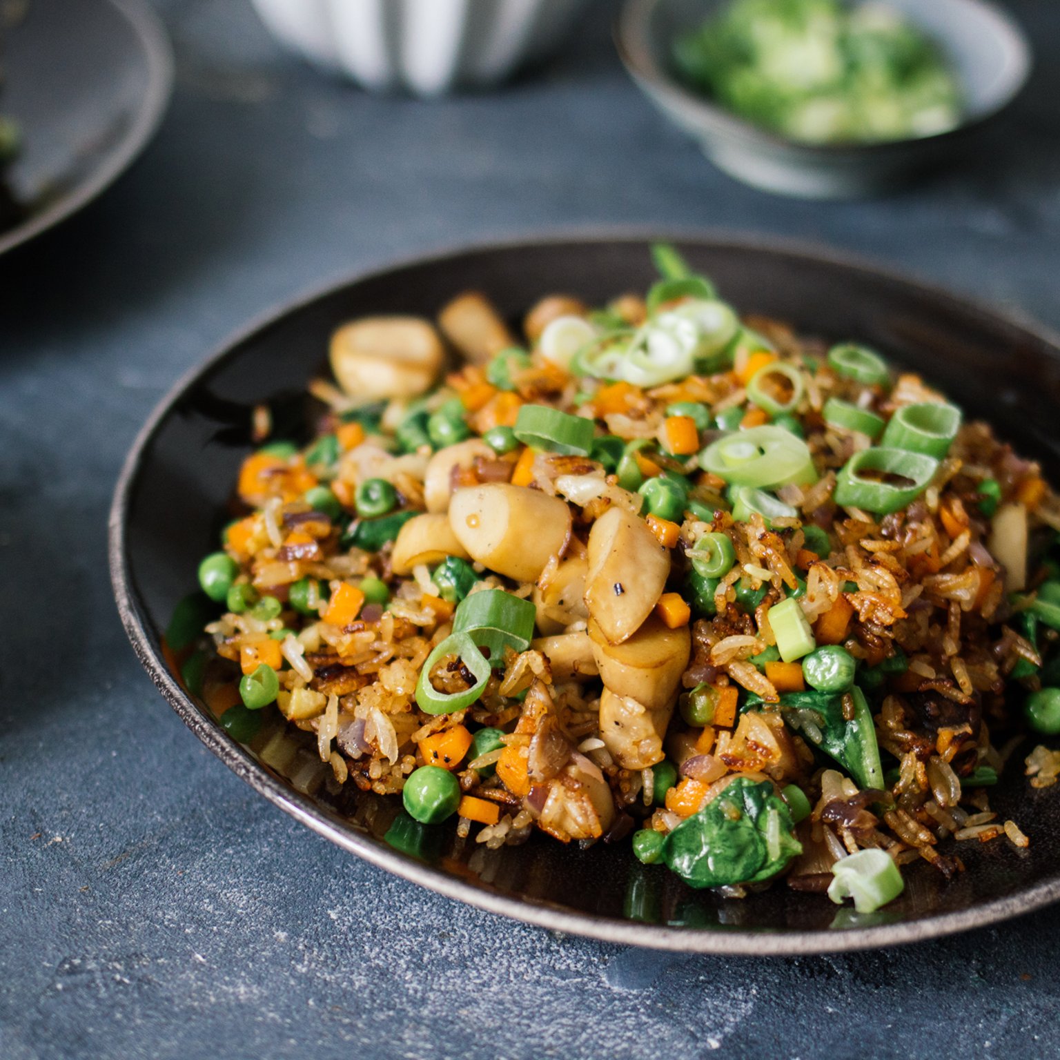 Fried rice with oyster mushrooms