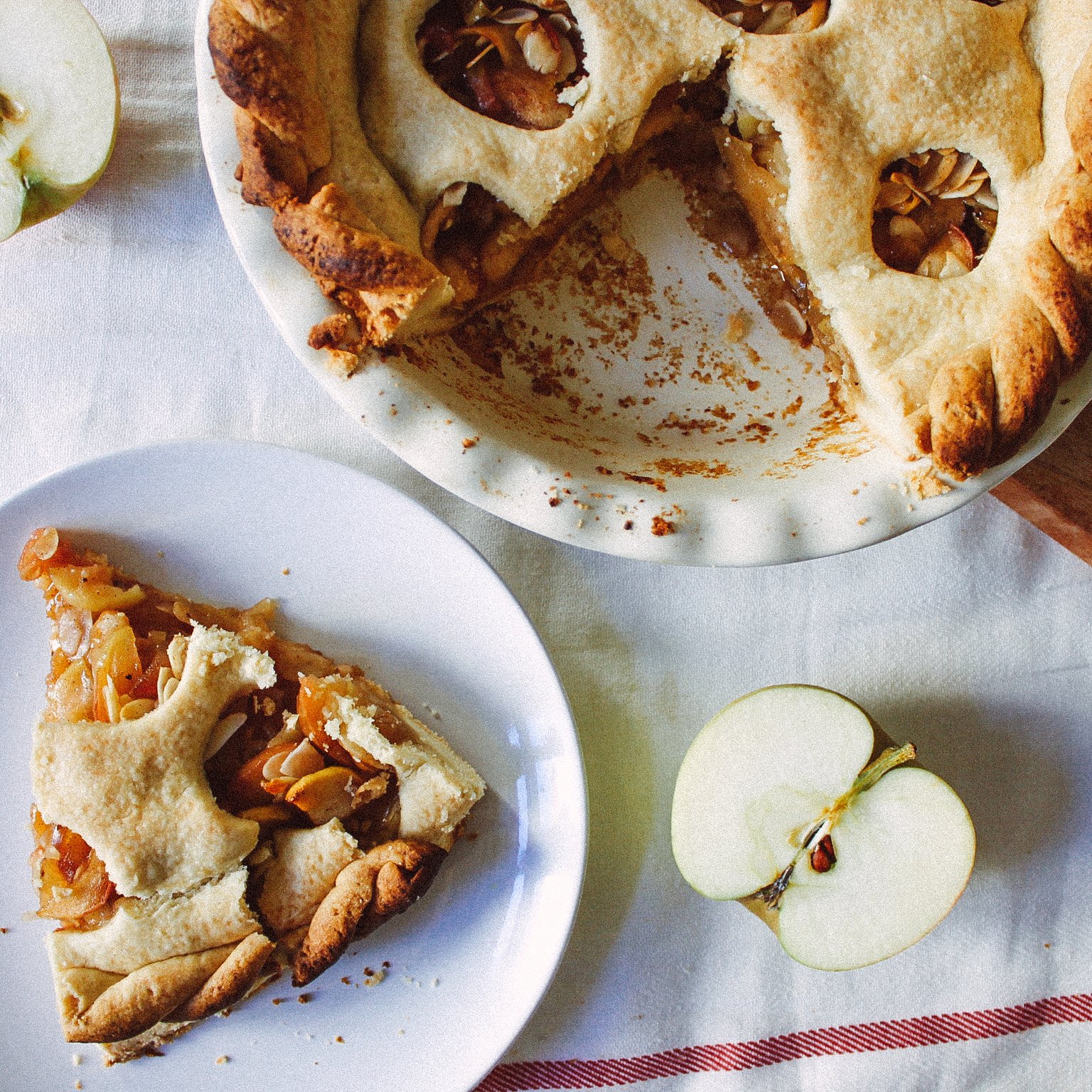 Vegan Pie with caramelized Apples