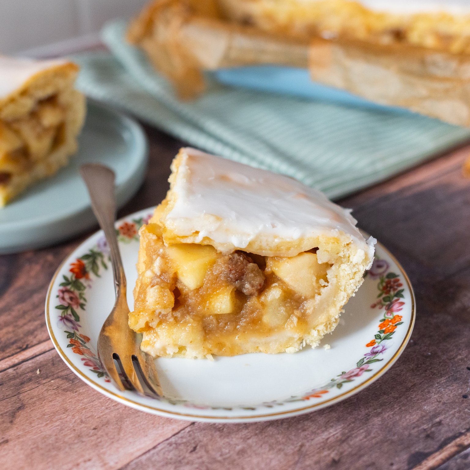 Gedeckter Apfelkuchen vom Blech
