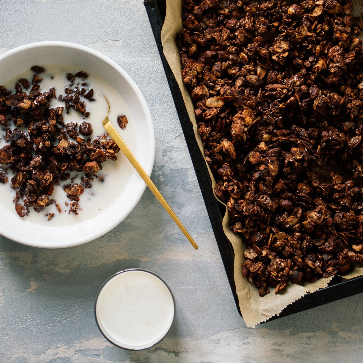 Knuspriges, veganes Schokoladengranola