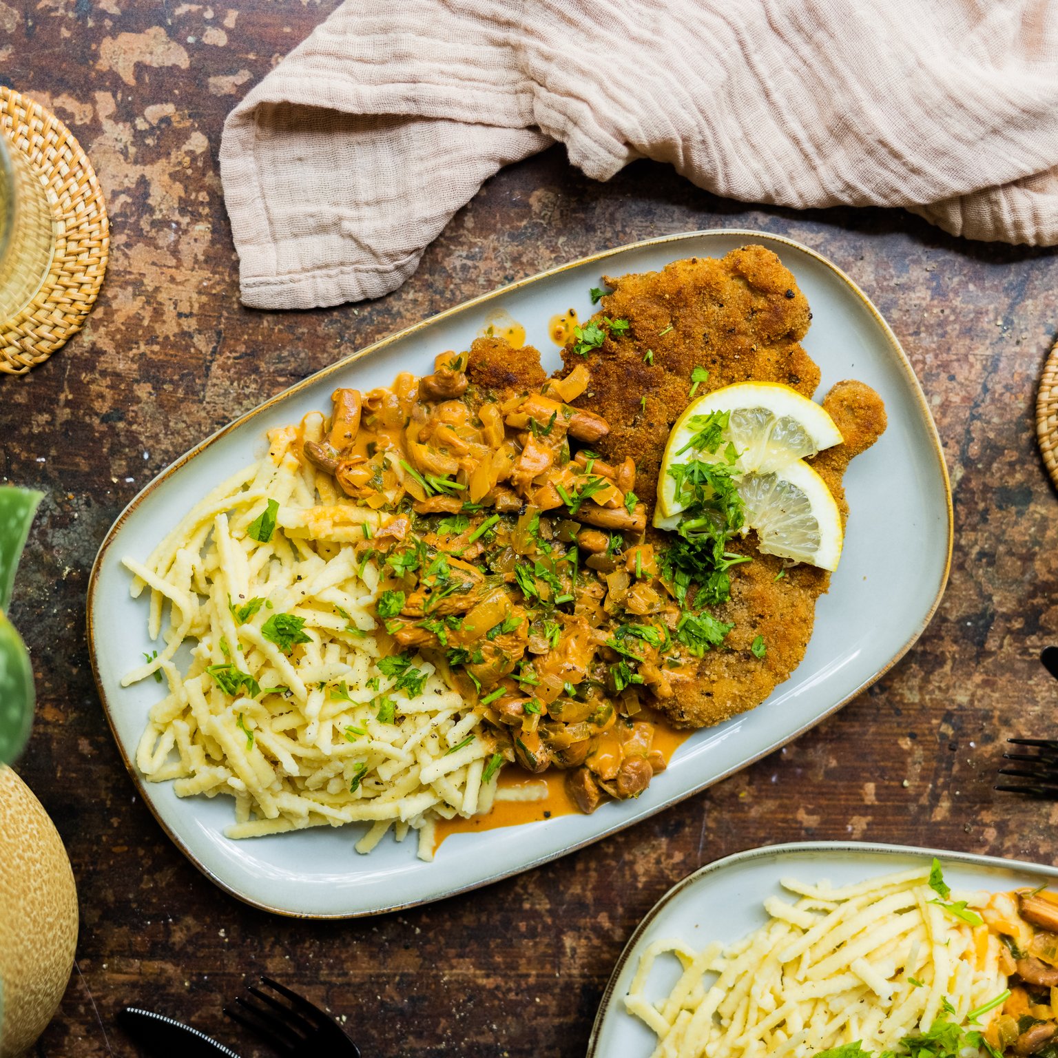 Veganes Jägerschnitzel mit Pfifferlingen & Spätzle