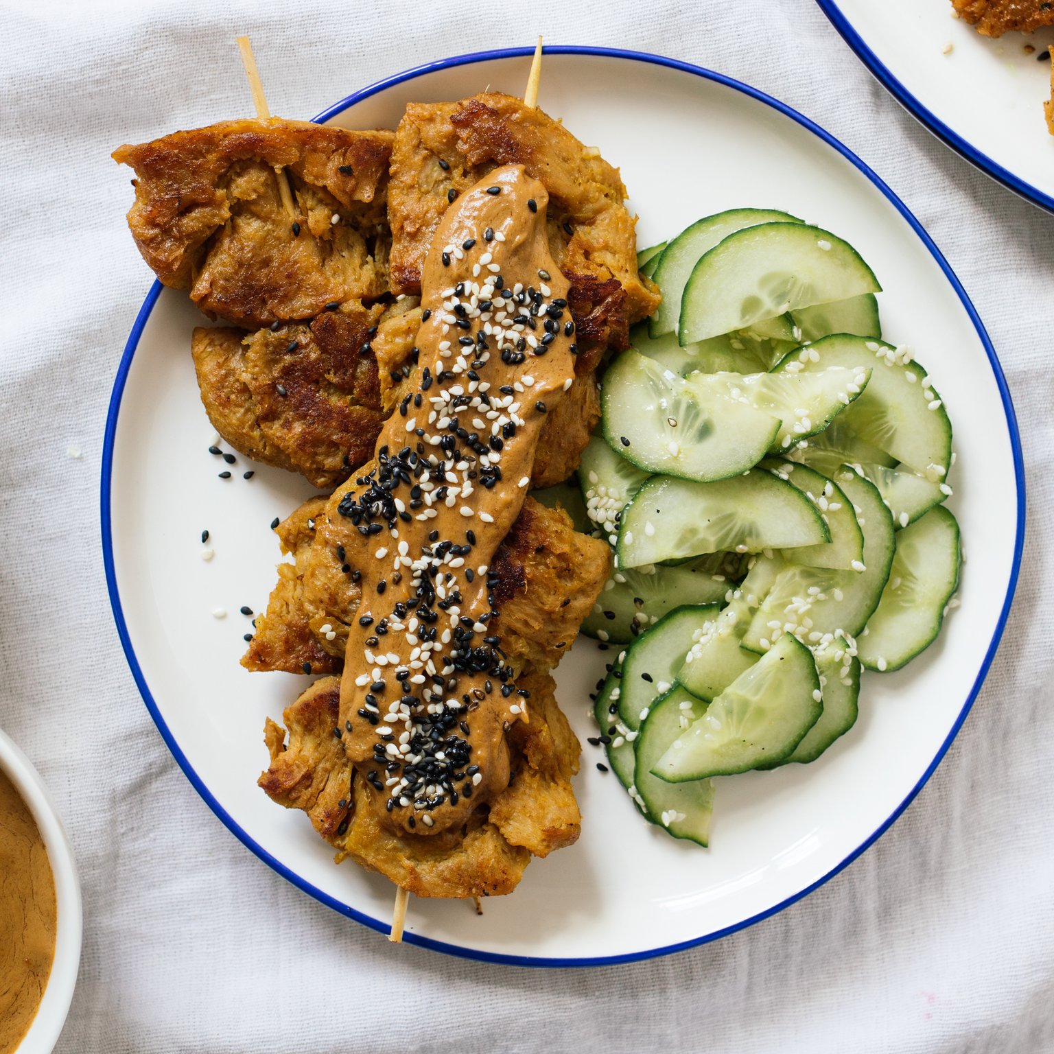 Vegane Satéspieße mit Erdnusssauce