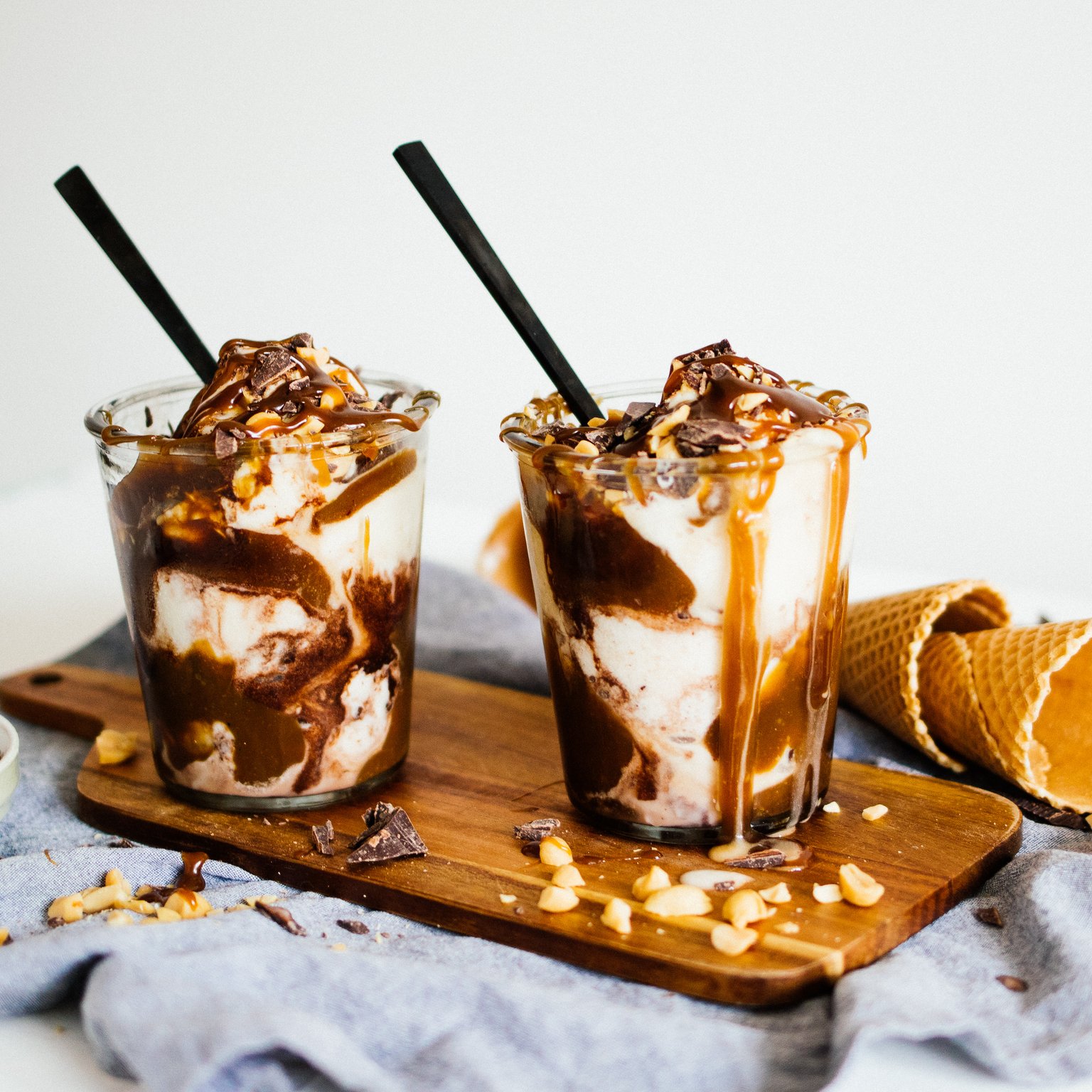 Veganer Salted Caramel Eisbecher