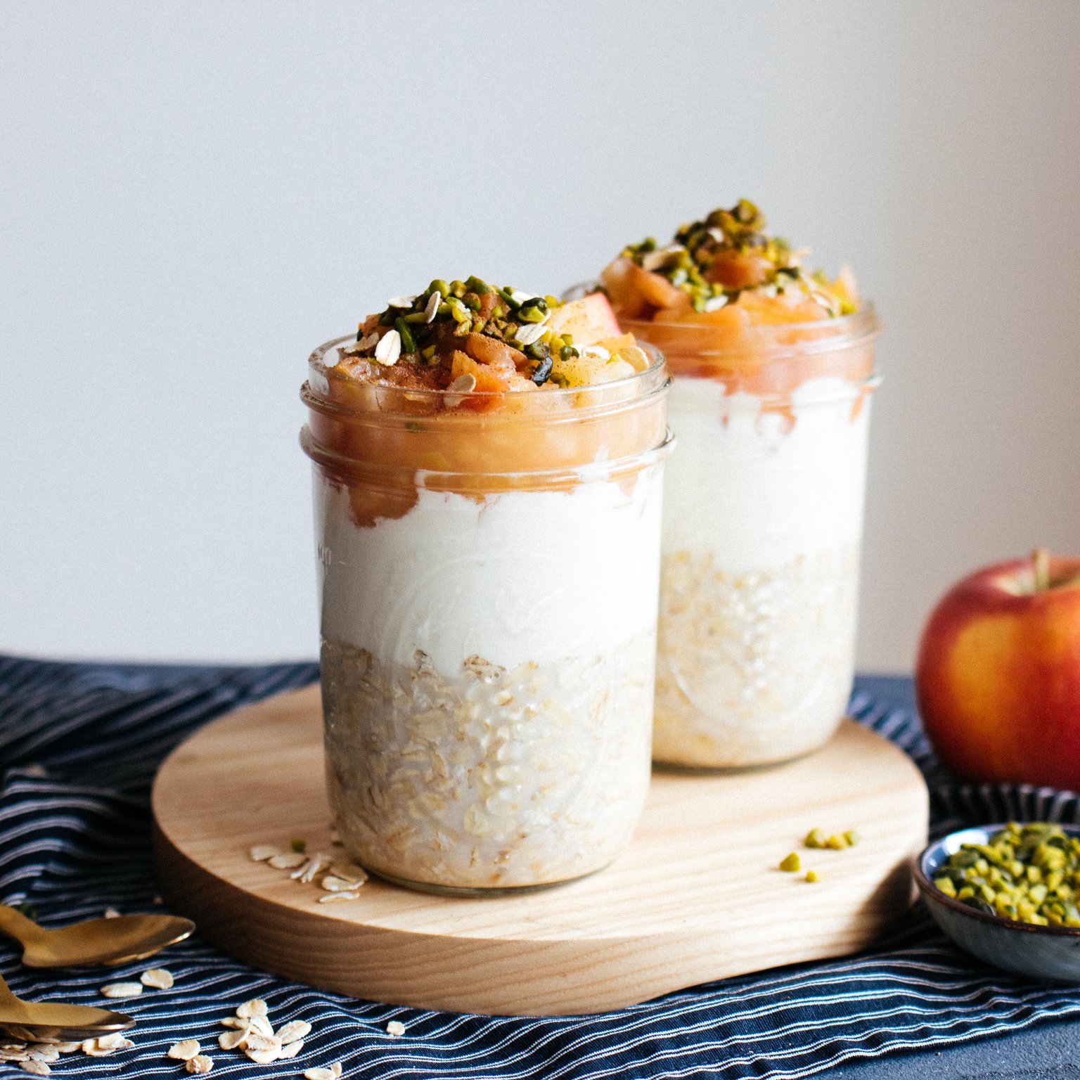 Vegan Overnight Oats with Homemade Applesauce