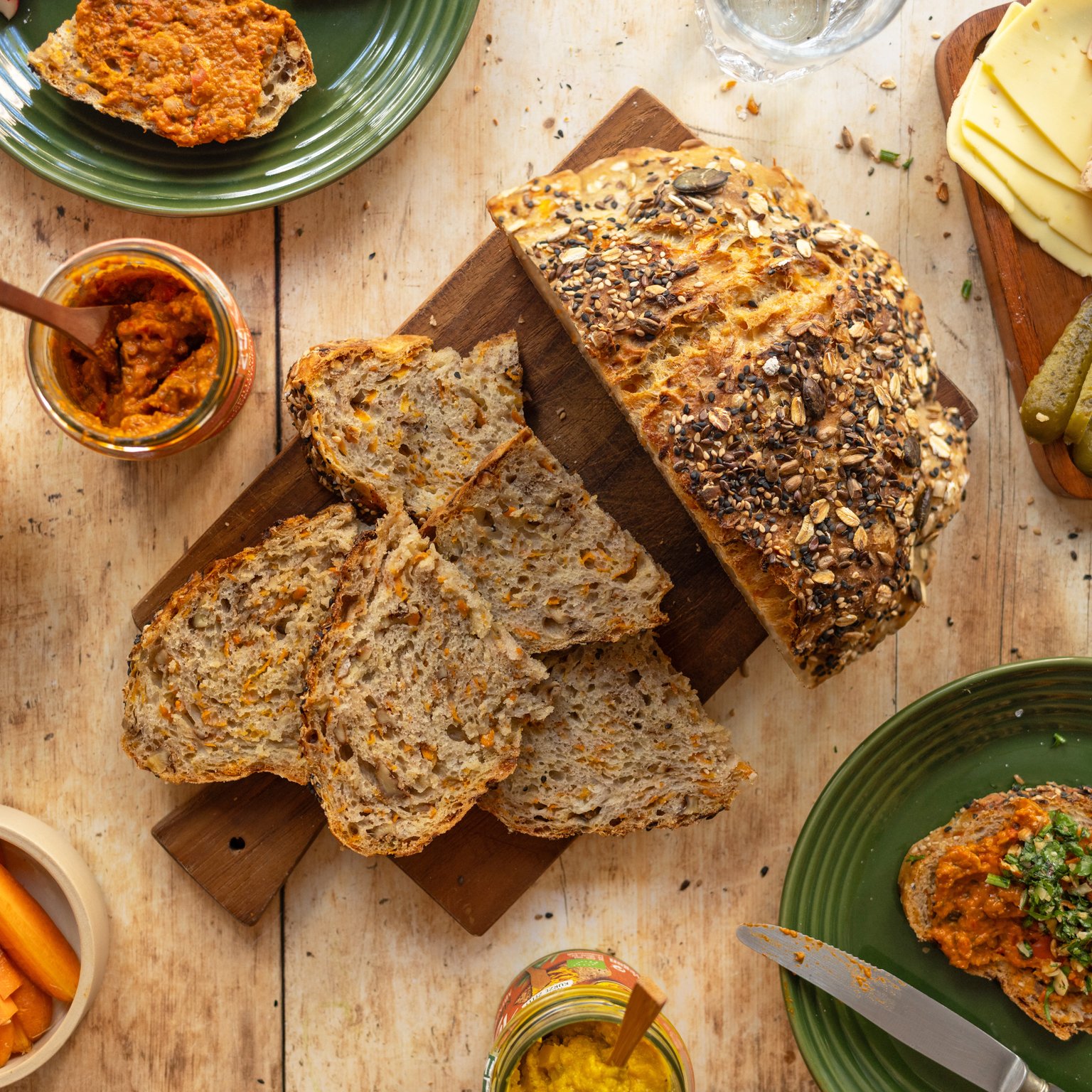 No Knead Bread With Carrots and Walnuts