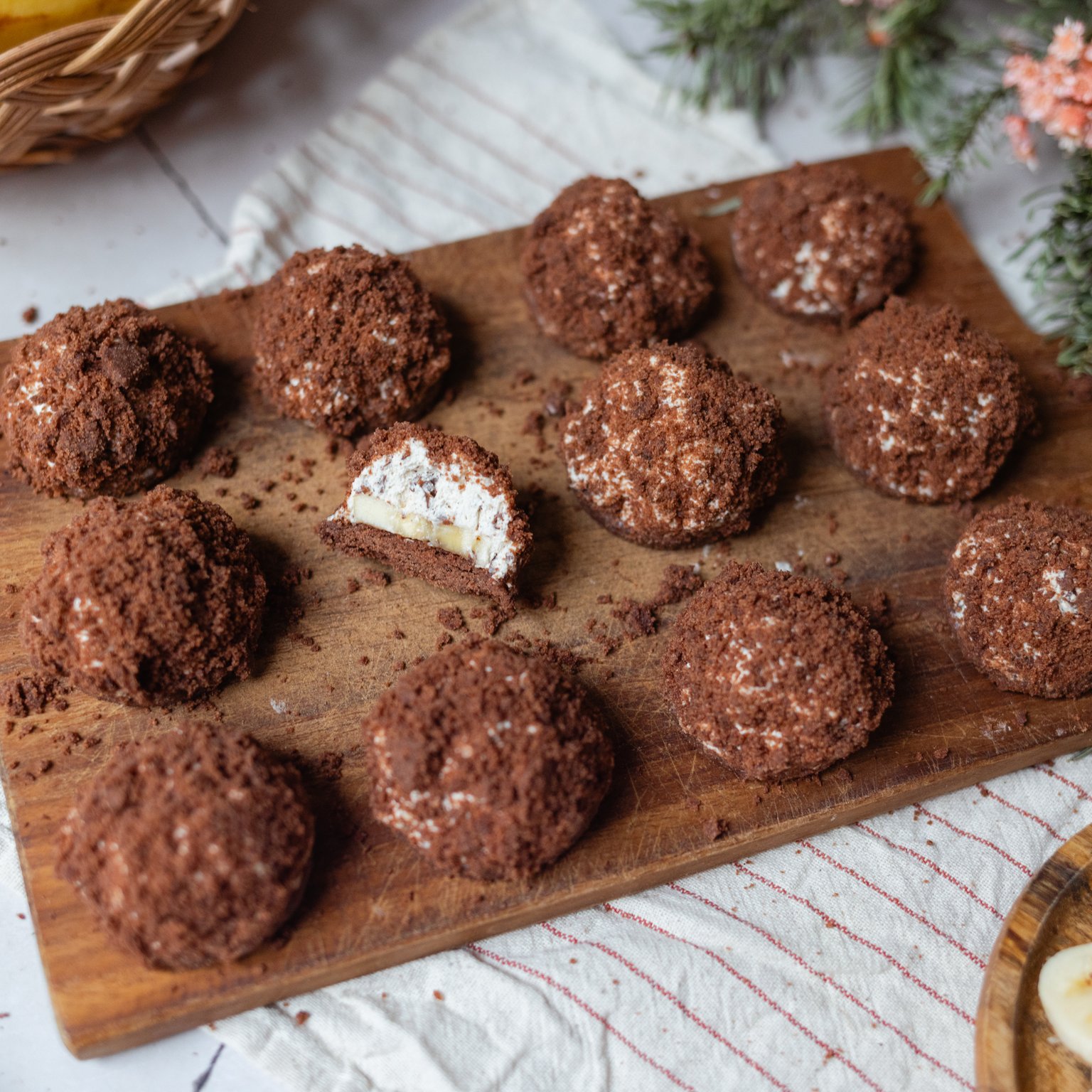 Vegan Chocolate Cookies with Banana-Cream-Filling