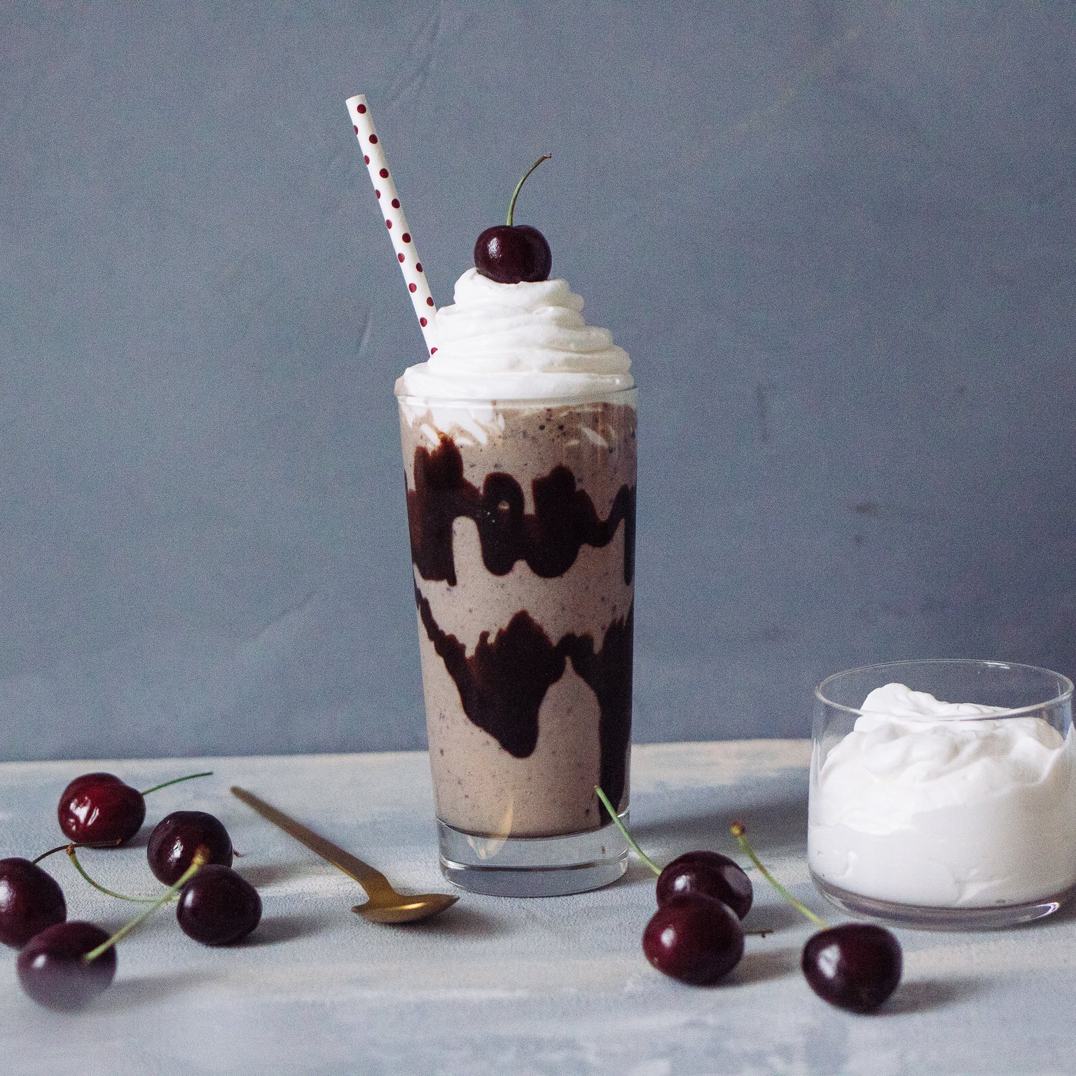 Veganer Kirsch-Vanille-Milchshake