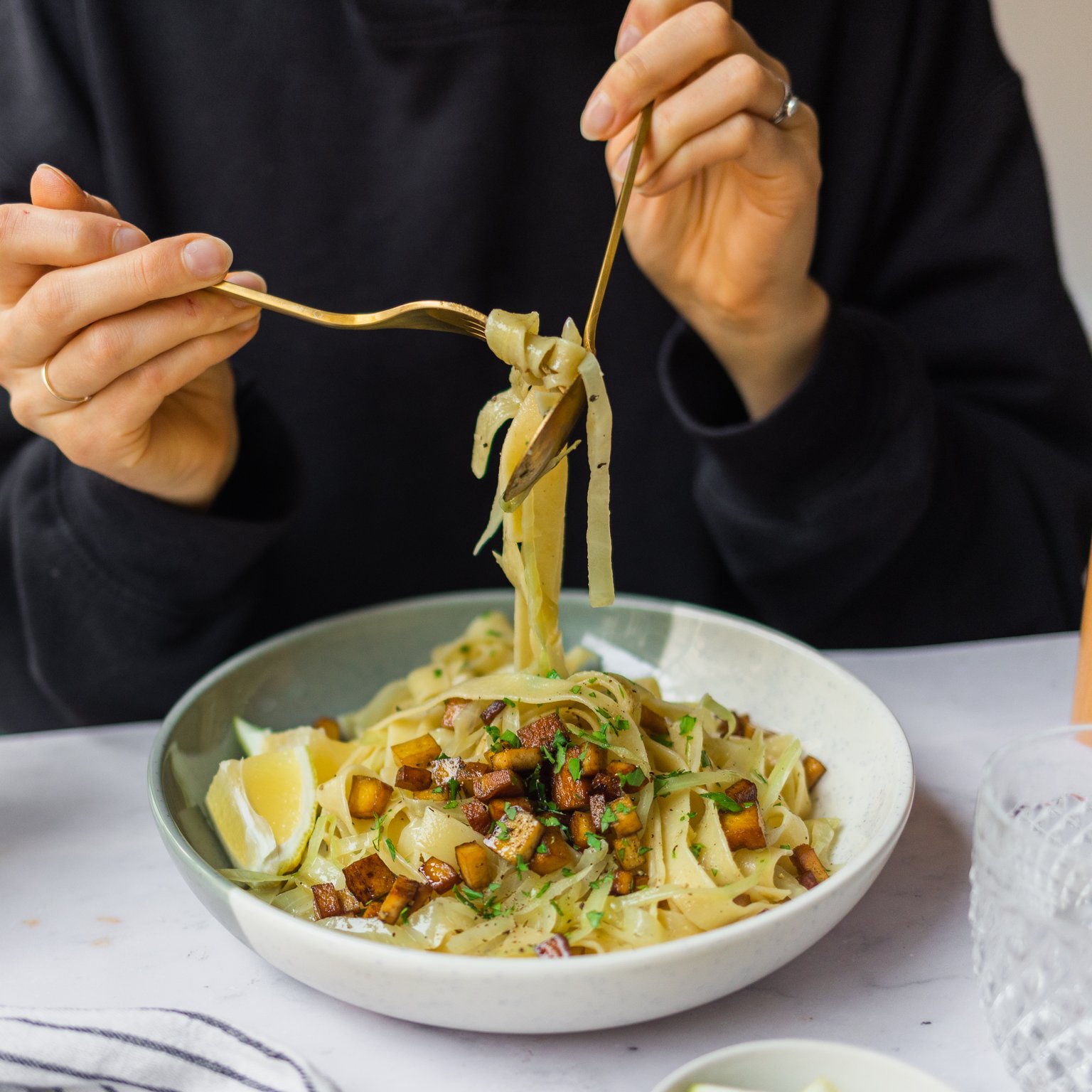 Vegane Kraut-Zwiebel-Nudeln