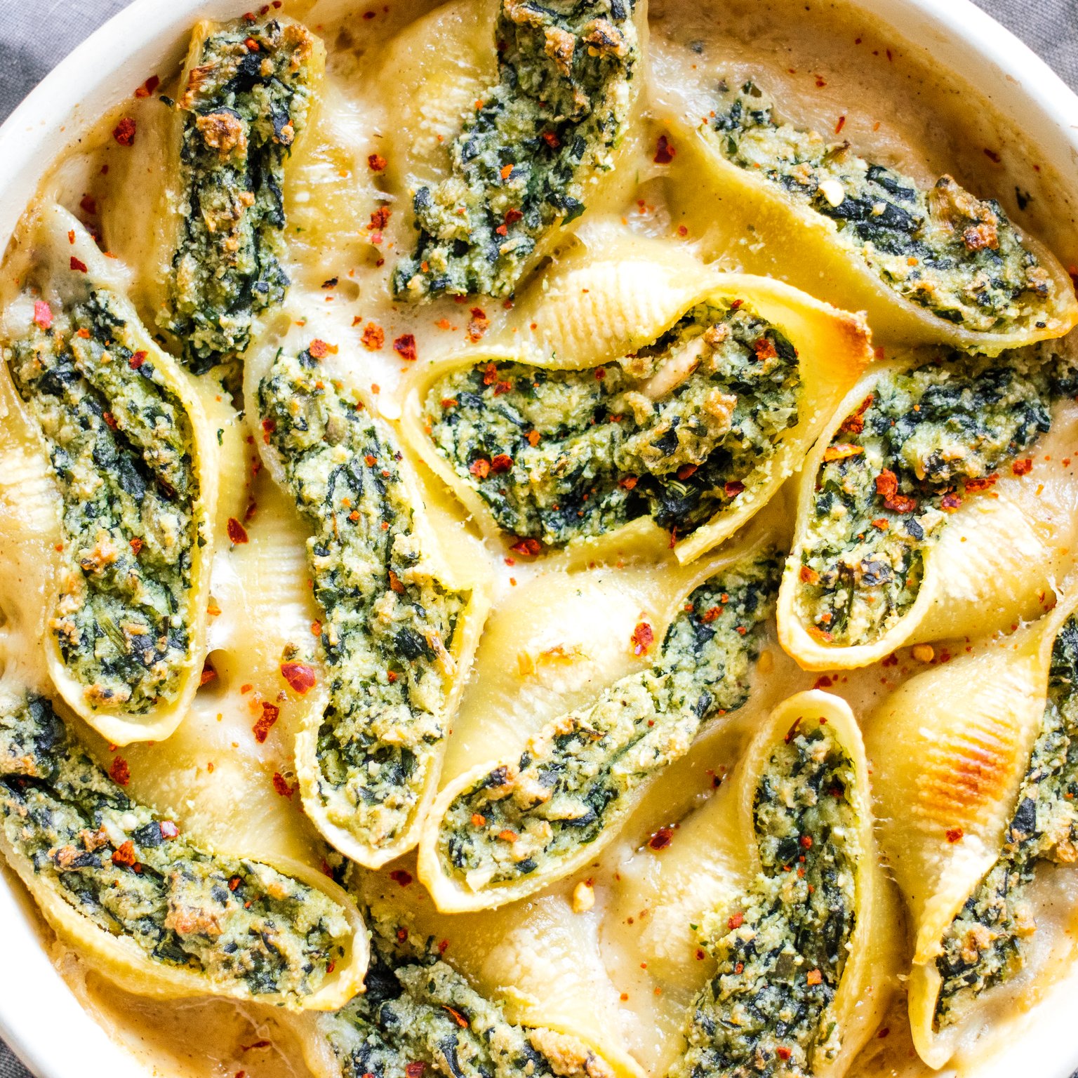 Muschelnudeln mit Spinat-Cashew-Füllung
