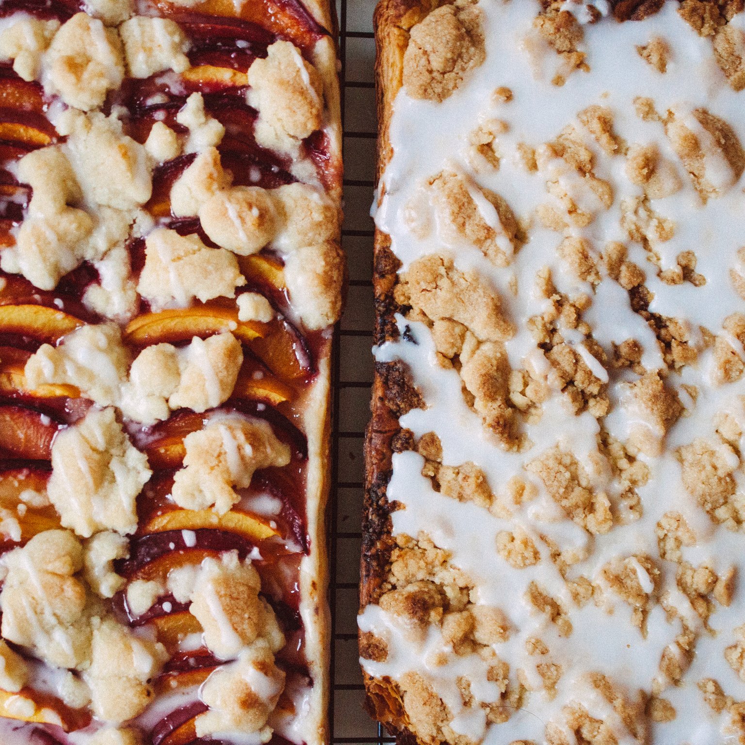 Puff pastry crumble cakes