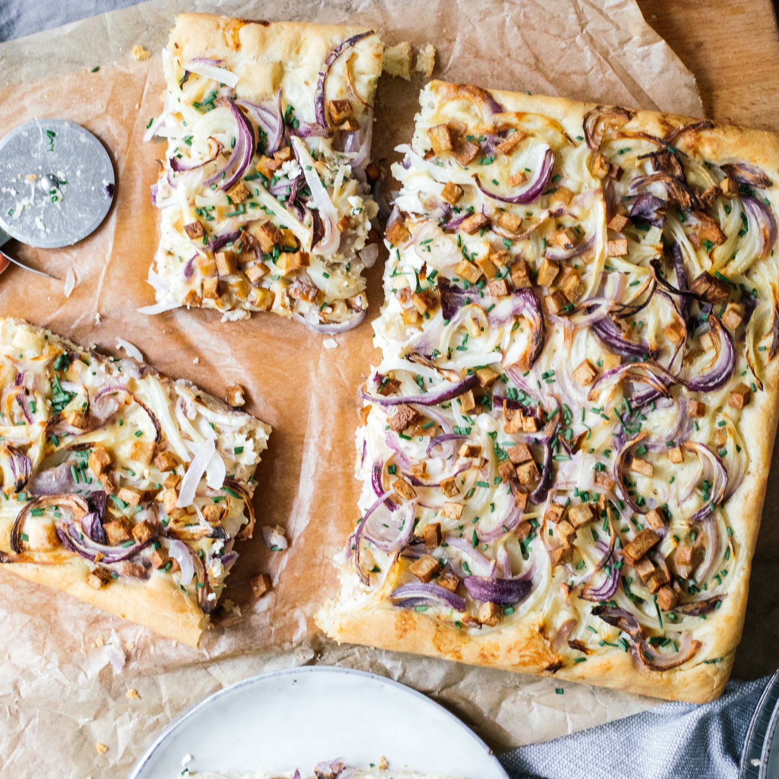 Veganer Zwiebelkuchen vom Blech