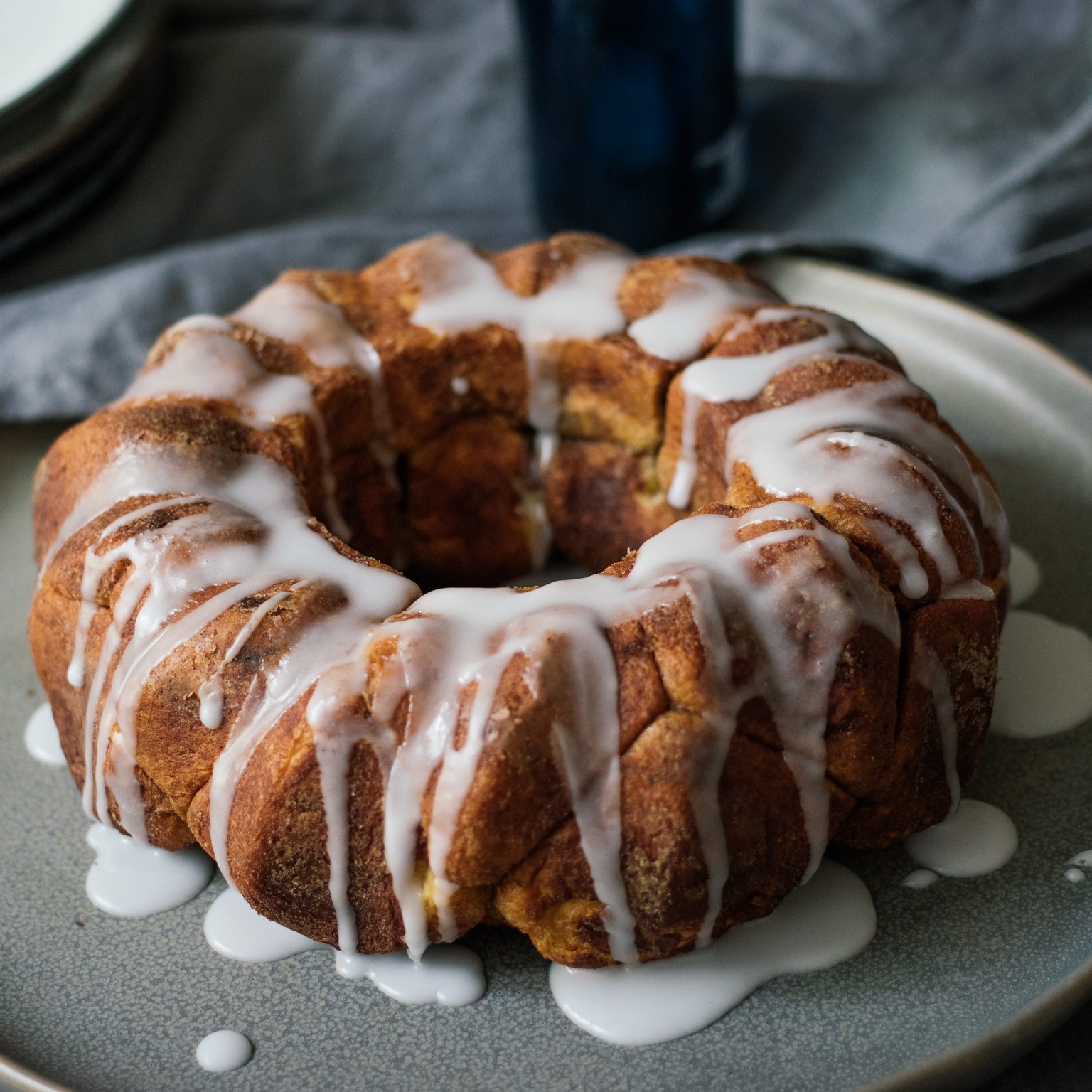 Veganes Croissant-Monkeybread mit Schokoladenfüllung