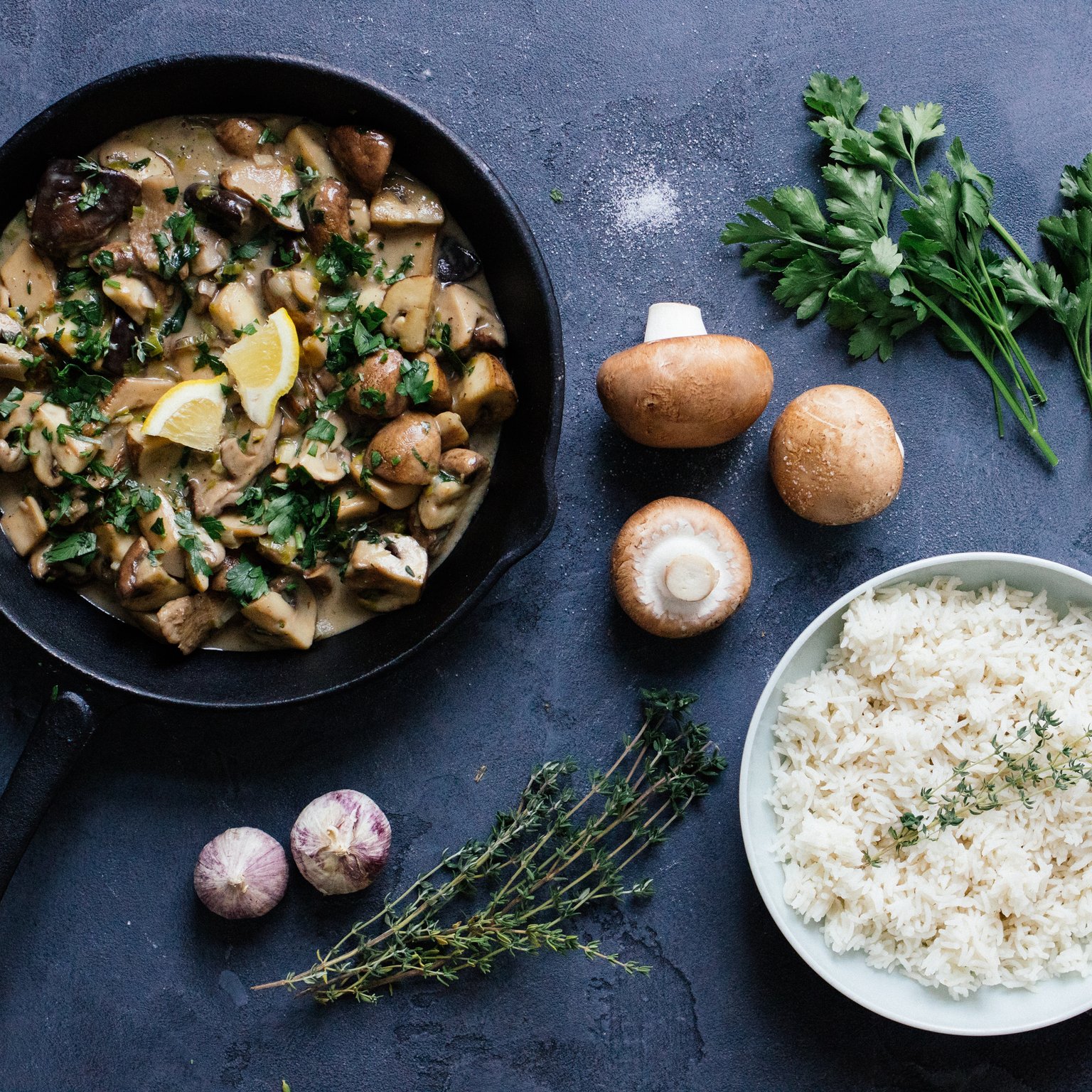 Reis mit Pilzragout in Rahmsoße