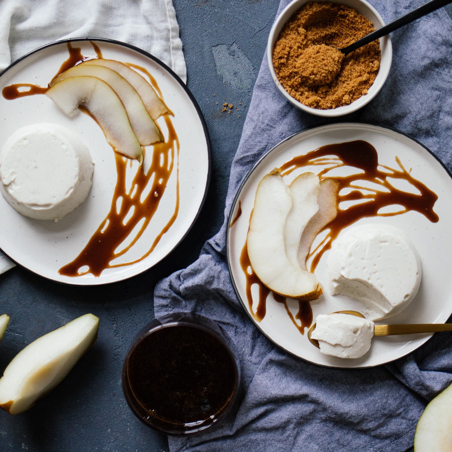 Vegane Panna Cotta mit Karamellsoße