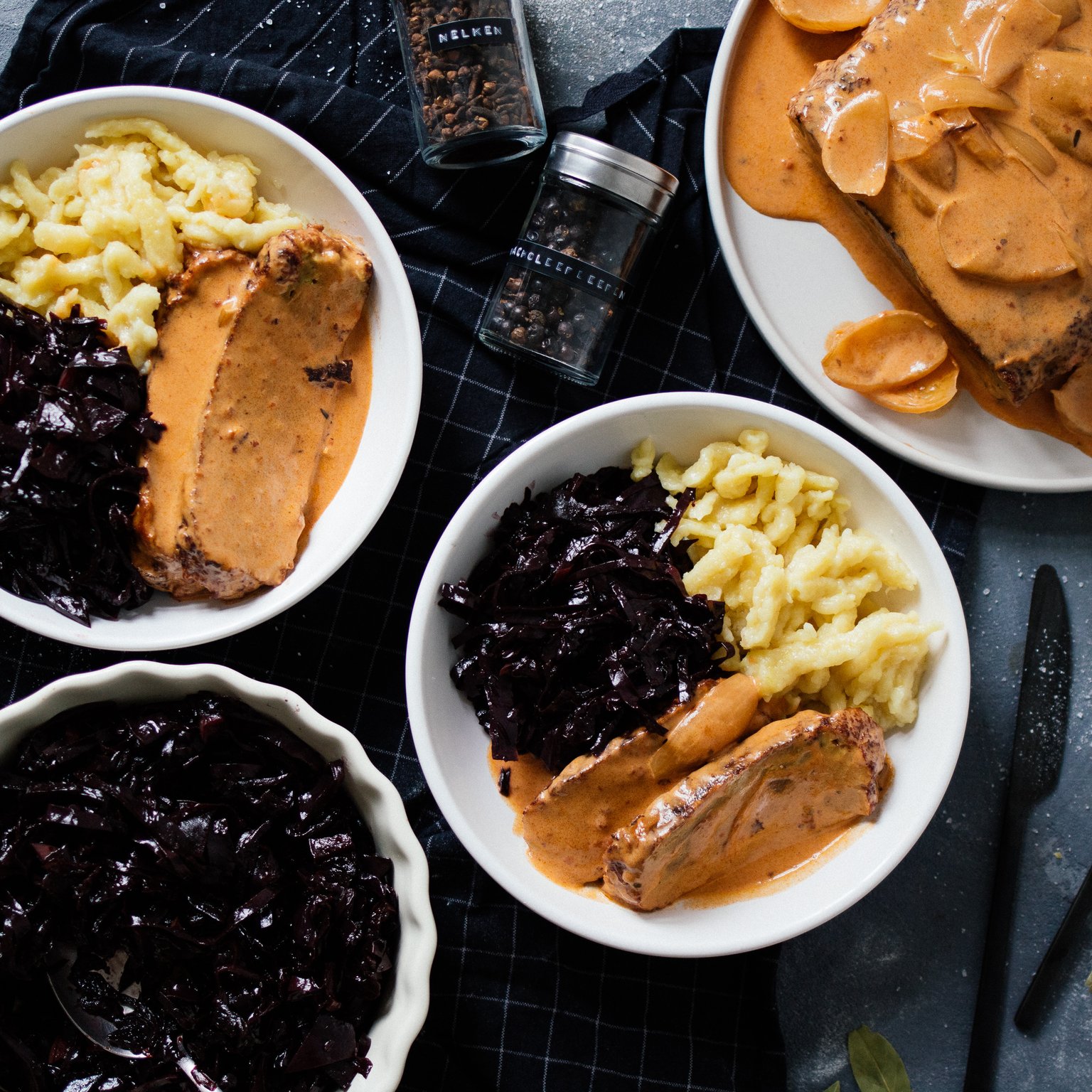 Vegan “Sauerbraten“ (marinated seitan roast) with spaetzle & red cabbage