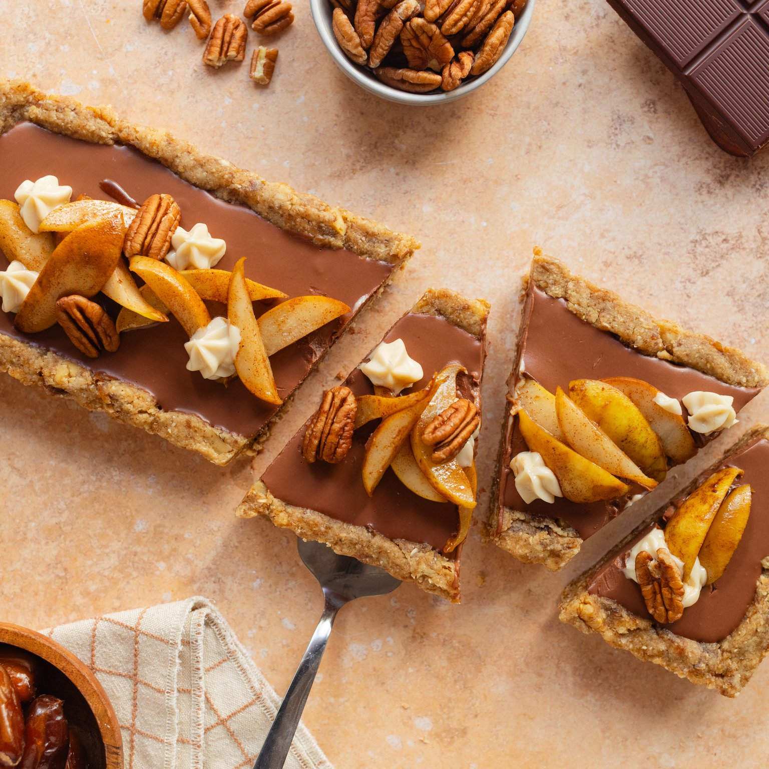 No-Bake Schoko-Dattel-Tarte