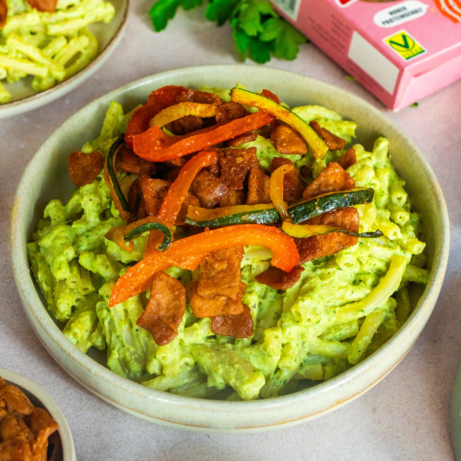 Vegan Green Mac’n’Cheese with Crispy Bacon